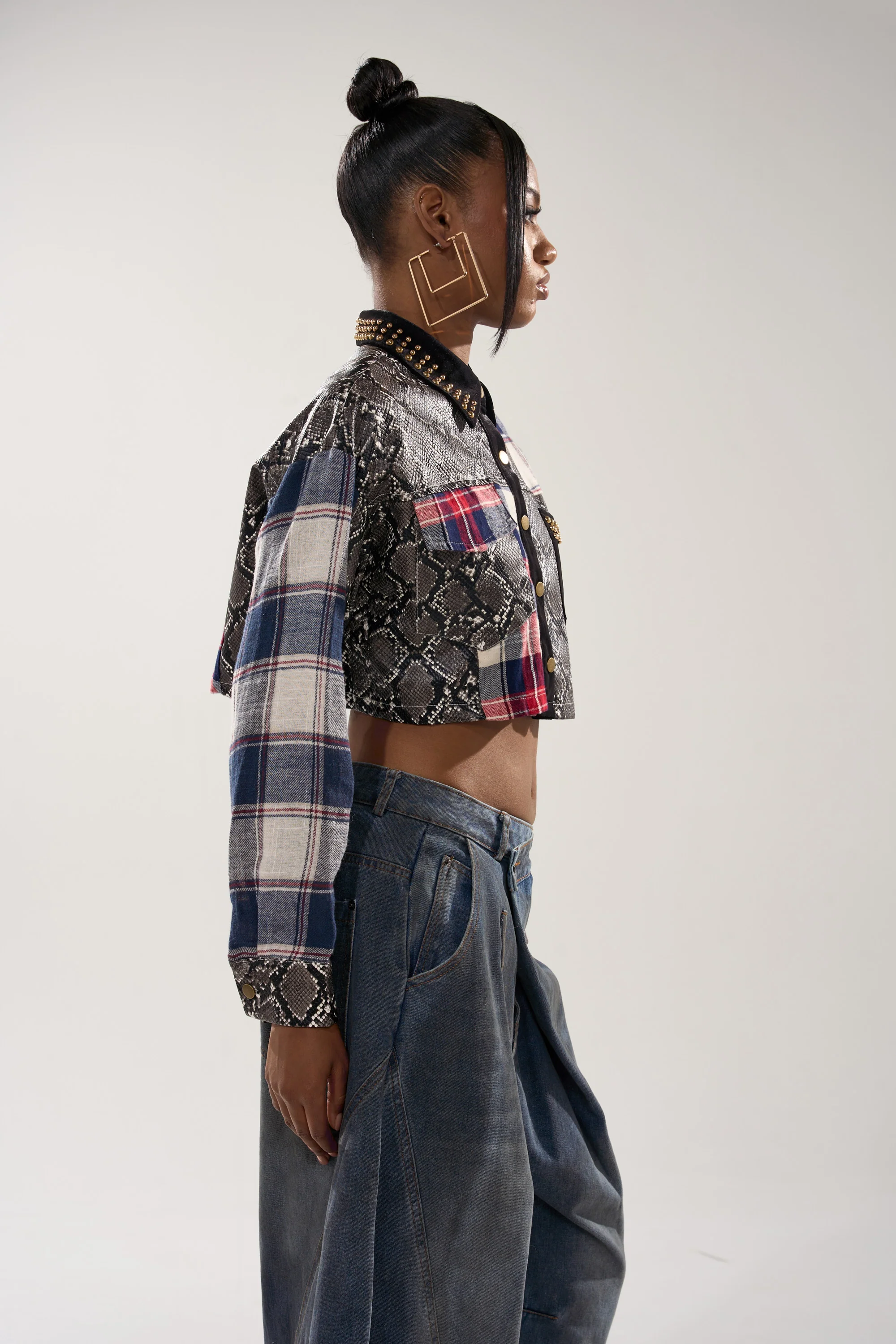 GUESS WHATS NEXT PLAID BUTTON DOWN - Image 5