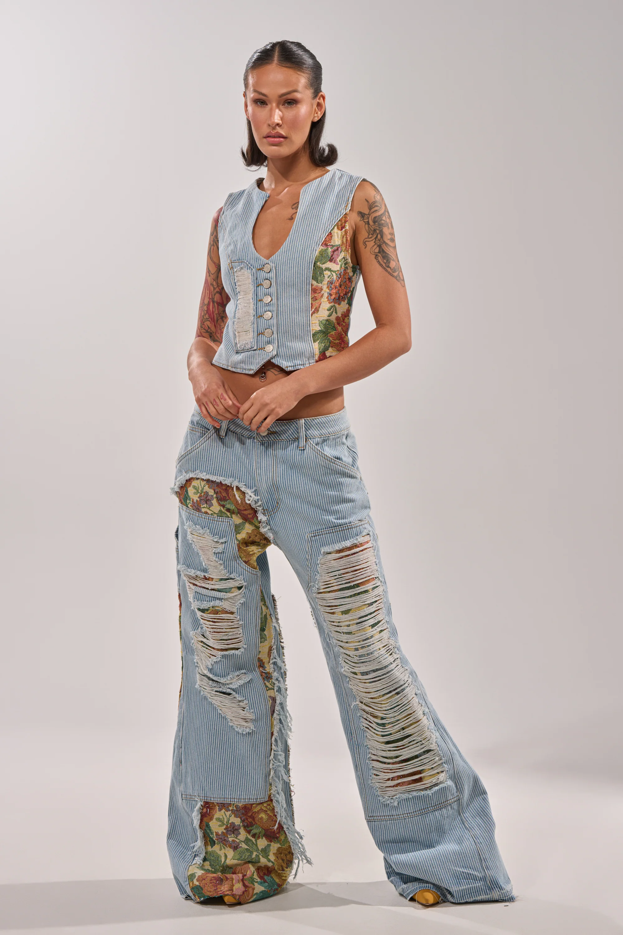 GUESS WHO STRIPE DENIM WITH BROCADE - Image 6