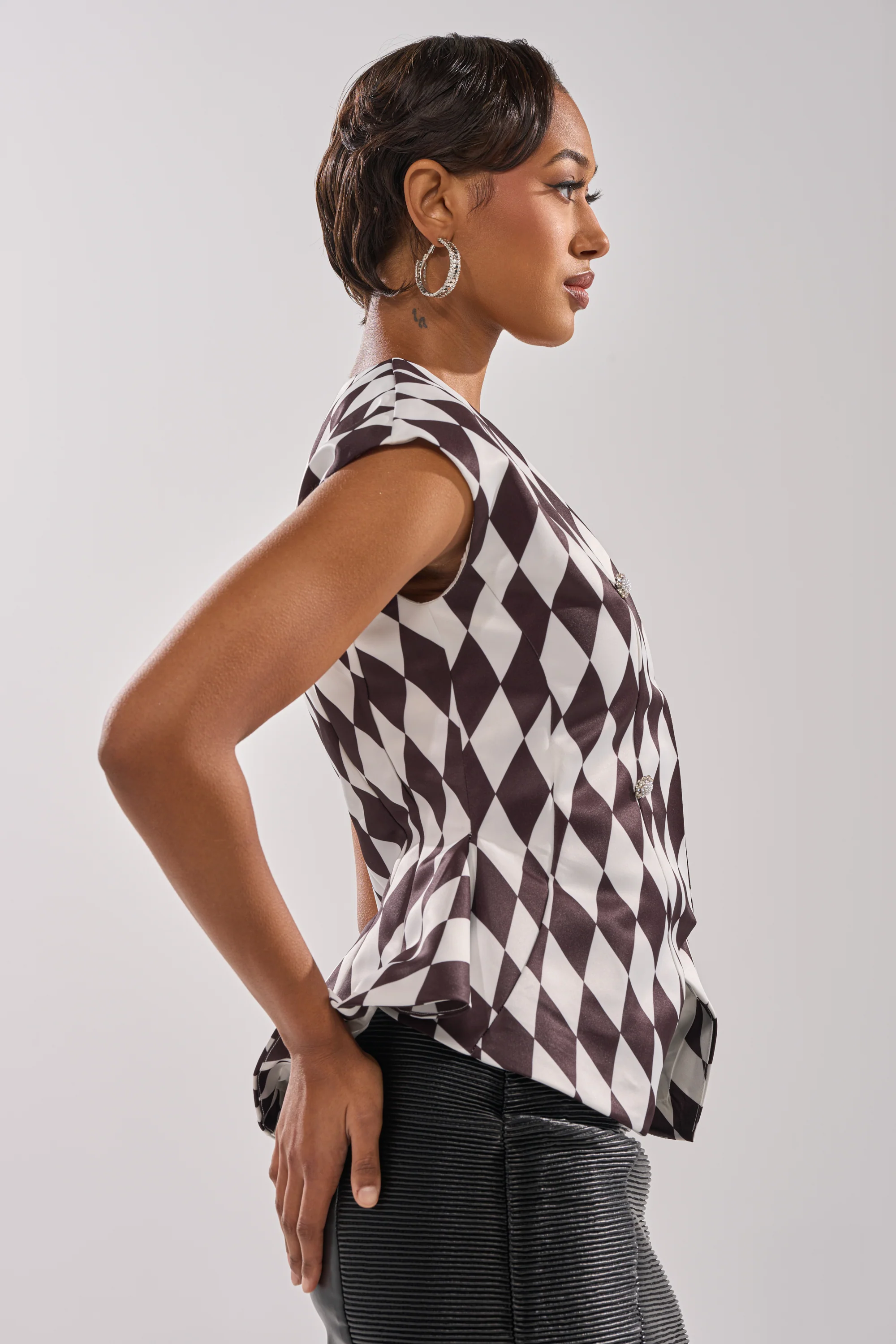 GUESS WHO V-NECK BLOUSE - Image 4