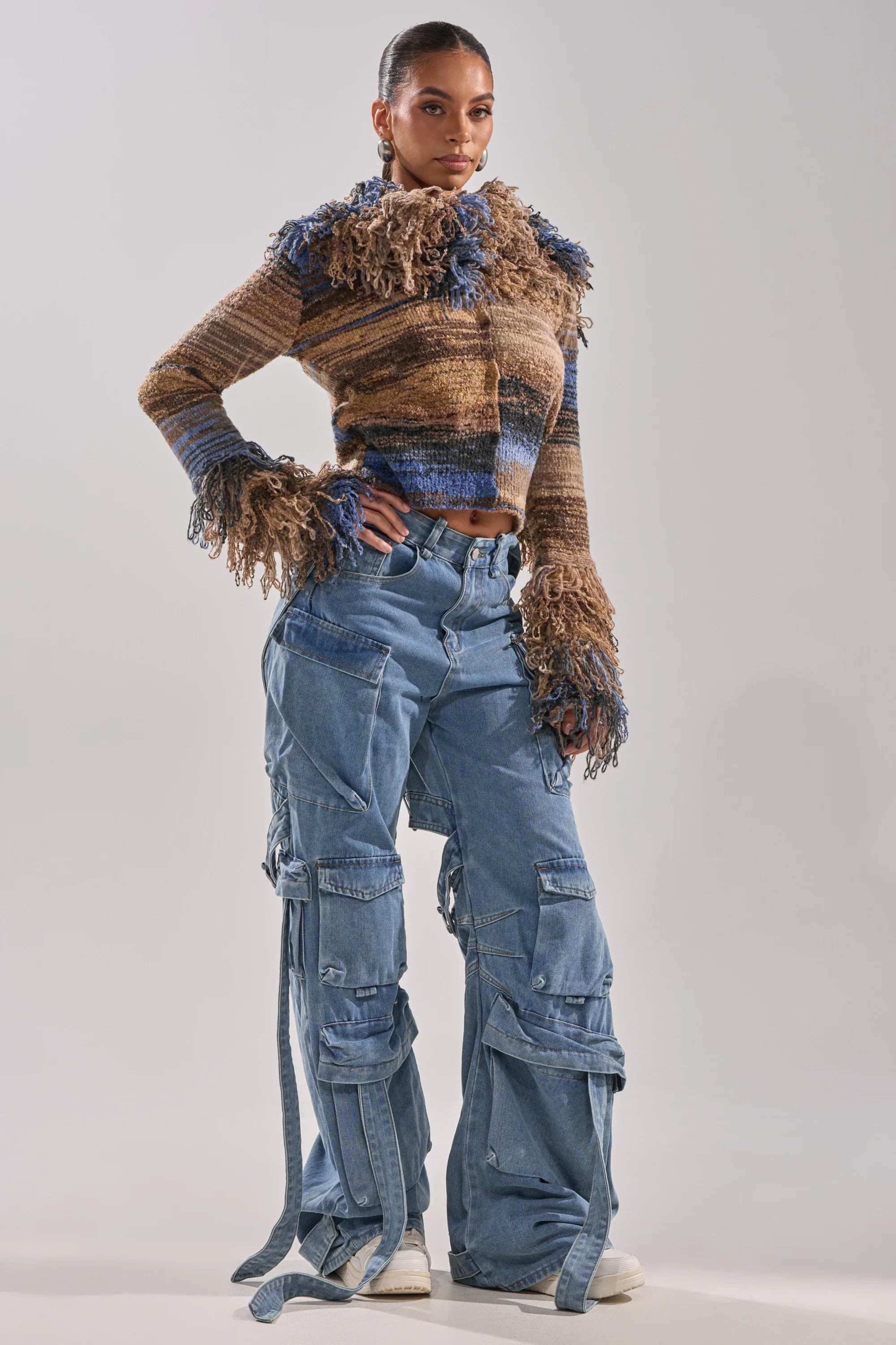 CHECK OUT THE BACK CUTOUT RELAXED DENIM - Image 7