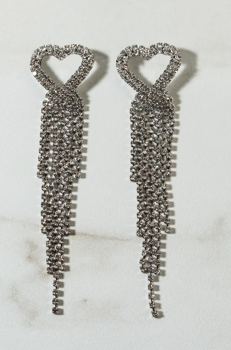 HANDSY HEART EARRING