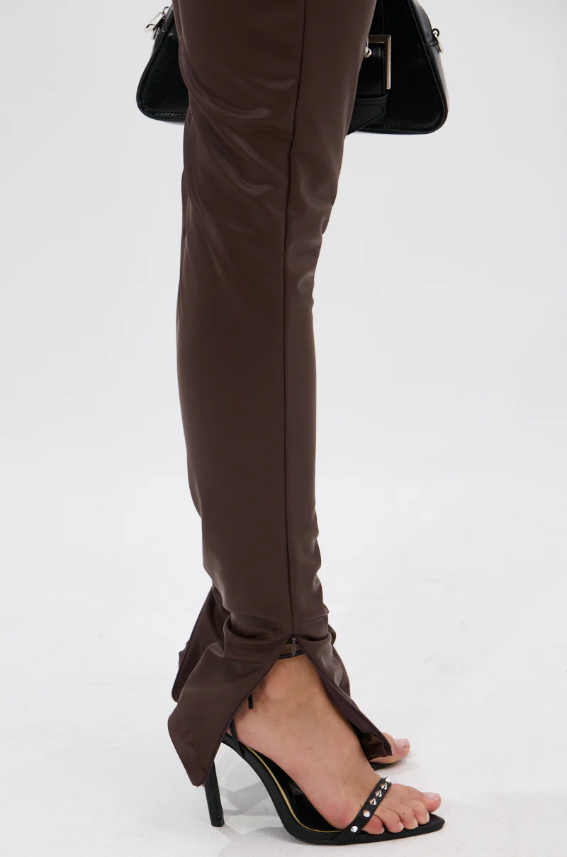 HANGING ON PU RUCHED LEGGING - Image 7