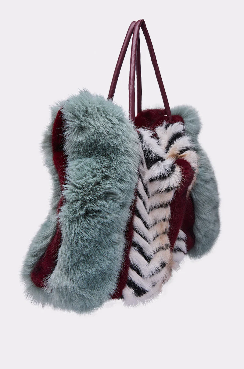 HAVE IT ALL FAUX FUR TOTE - Image 4