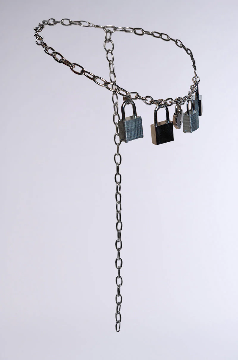 HEART ON LOCK CHAIN BELT - Image 3