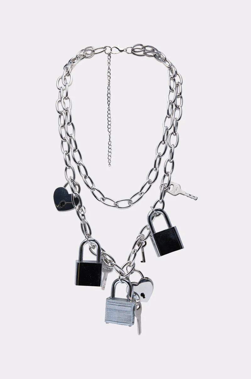 HEART ON LOCK CHAIN NECKLACE