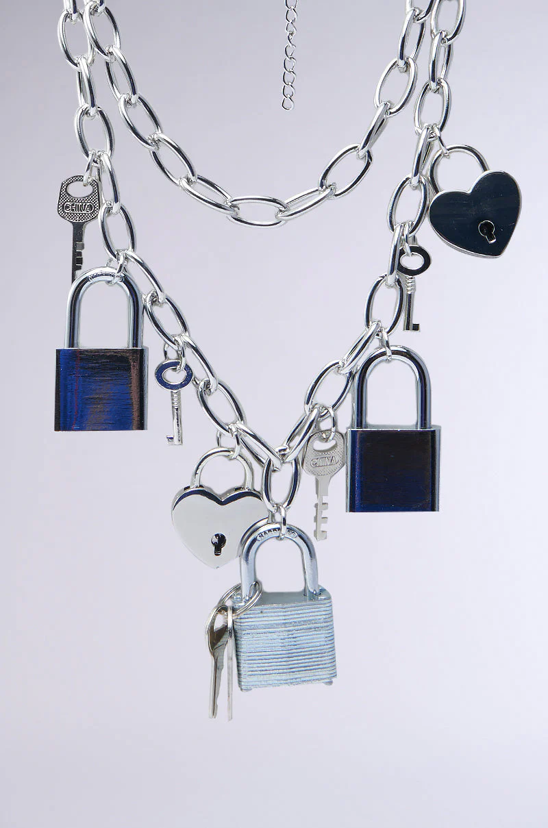 HEART ON LOCK CHAIN NECKLACE - Image 5