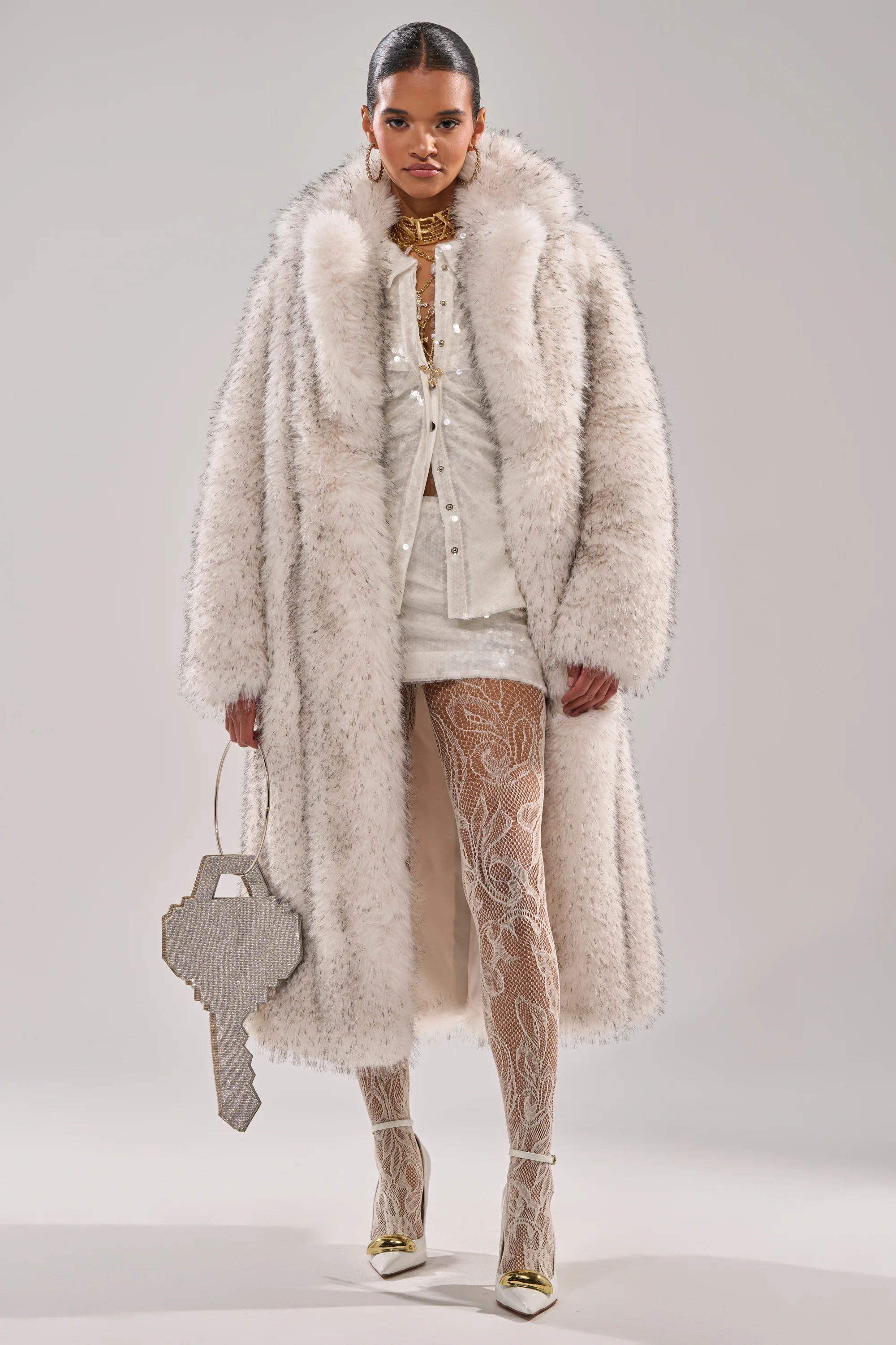 HEAVY ON THE APRES FAUX FUR COAT - Image 4