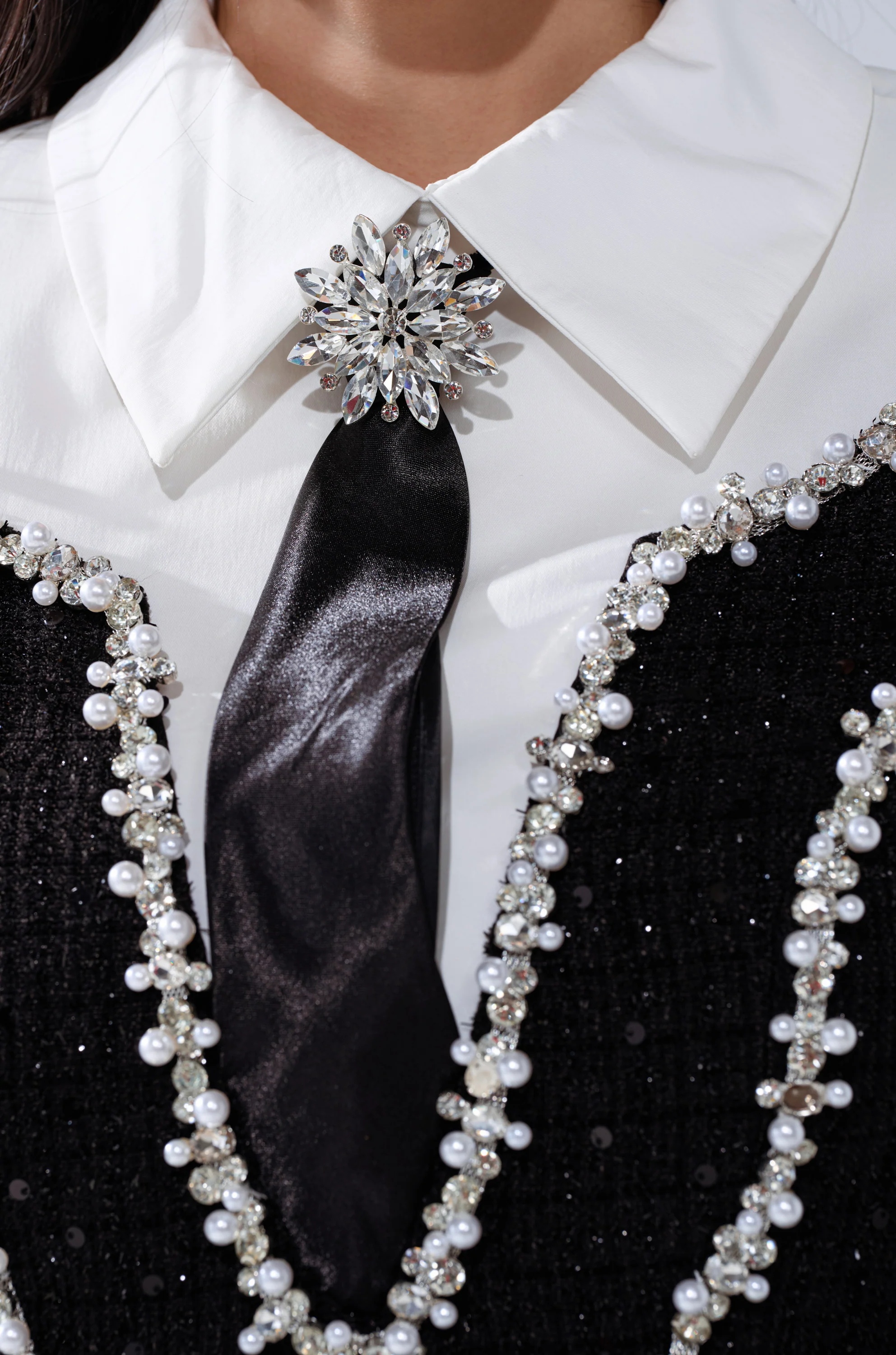 HIGH CLASS MINI DRESS WITH A TIE - Image 7
