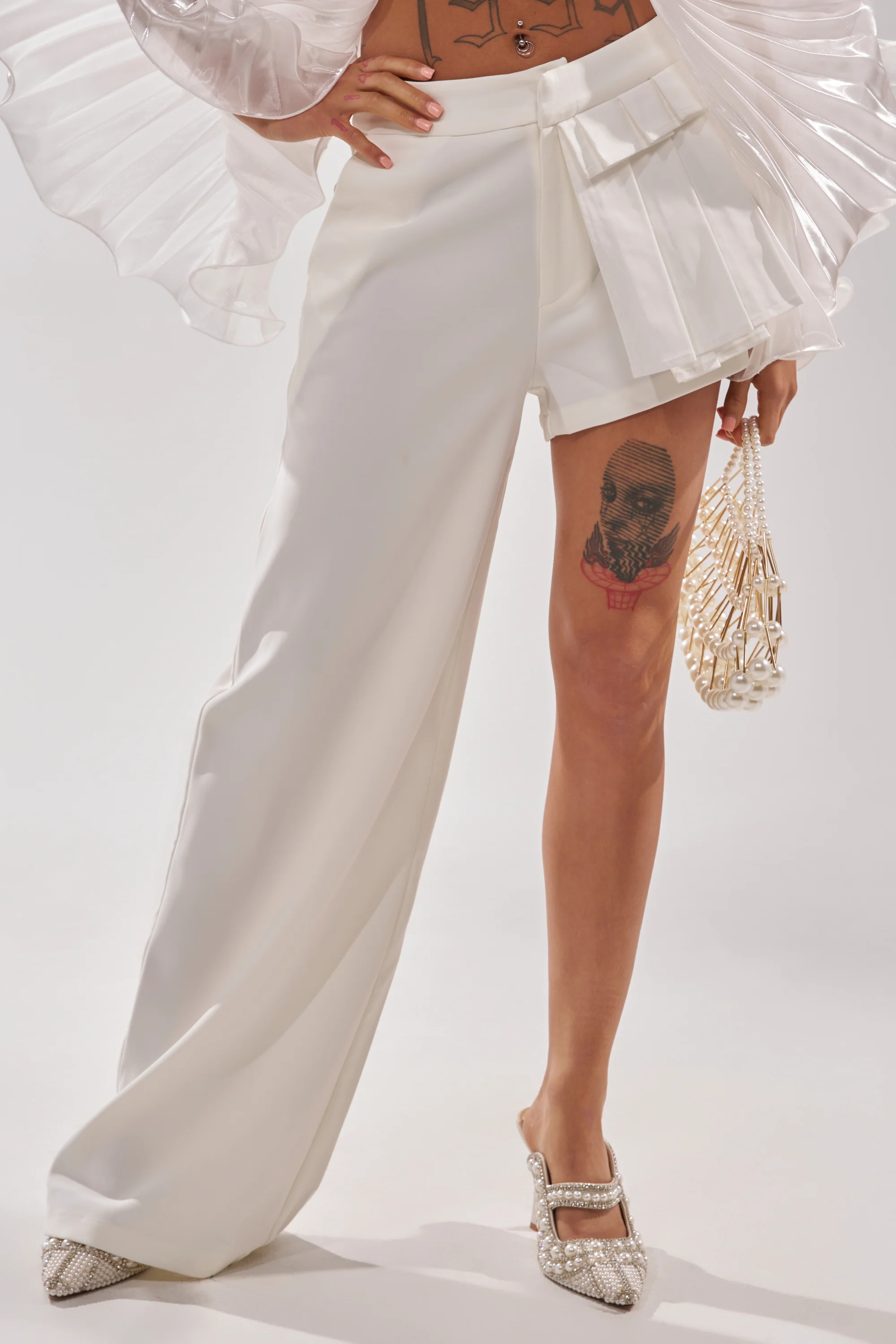 HOT AND COLD HYBRID PANT IN WHITE - Image 3