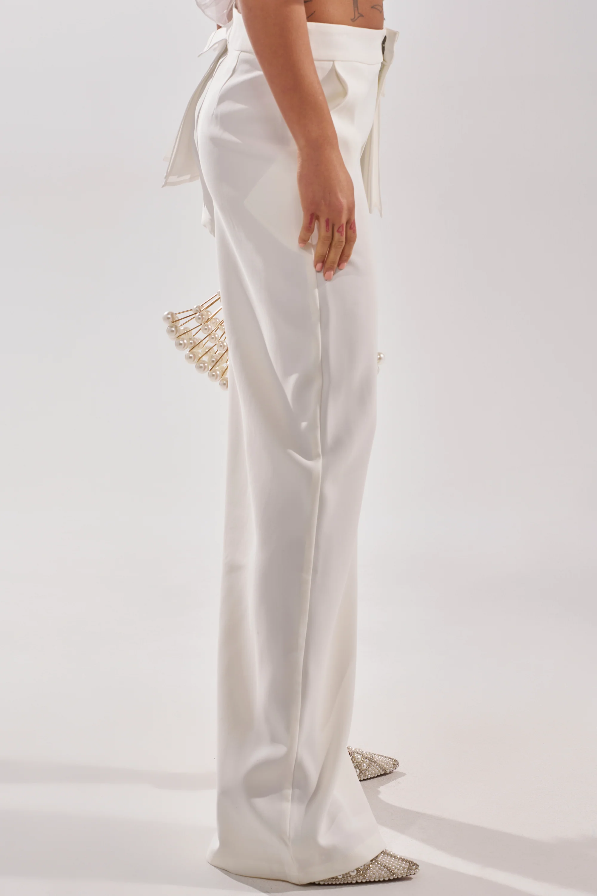 HOT AND COLD HYBRID PANT IN WHITE - Image 5