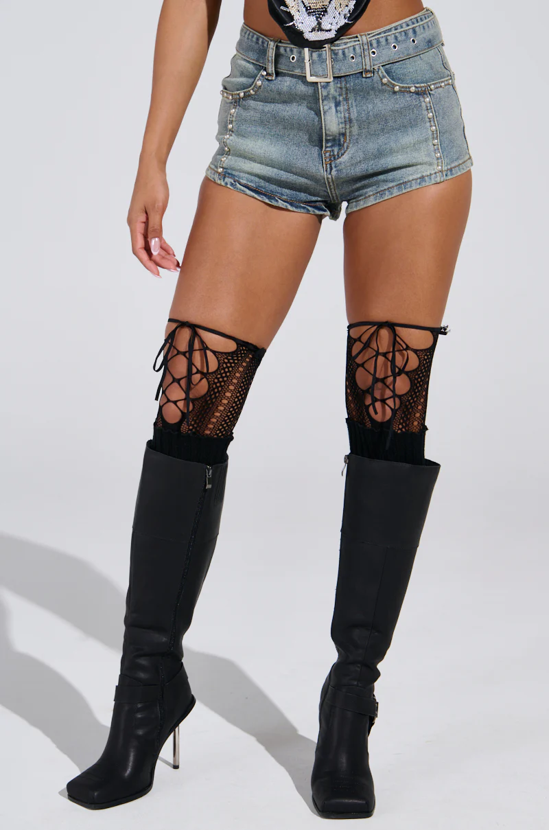 HOT AND SEXY MINI DENIM SHORT - Image 4