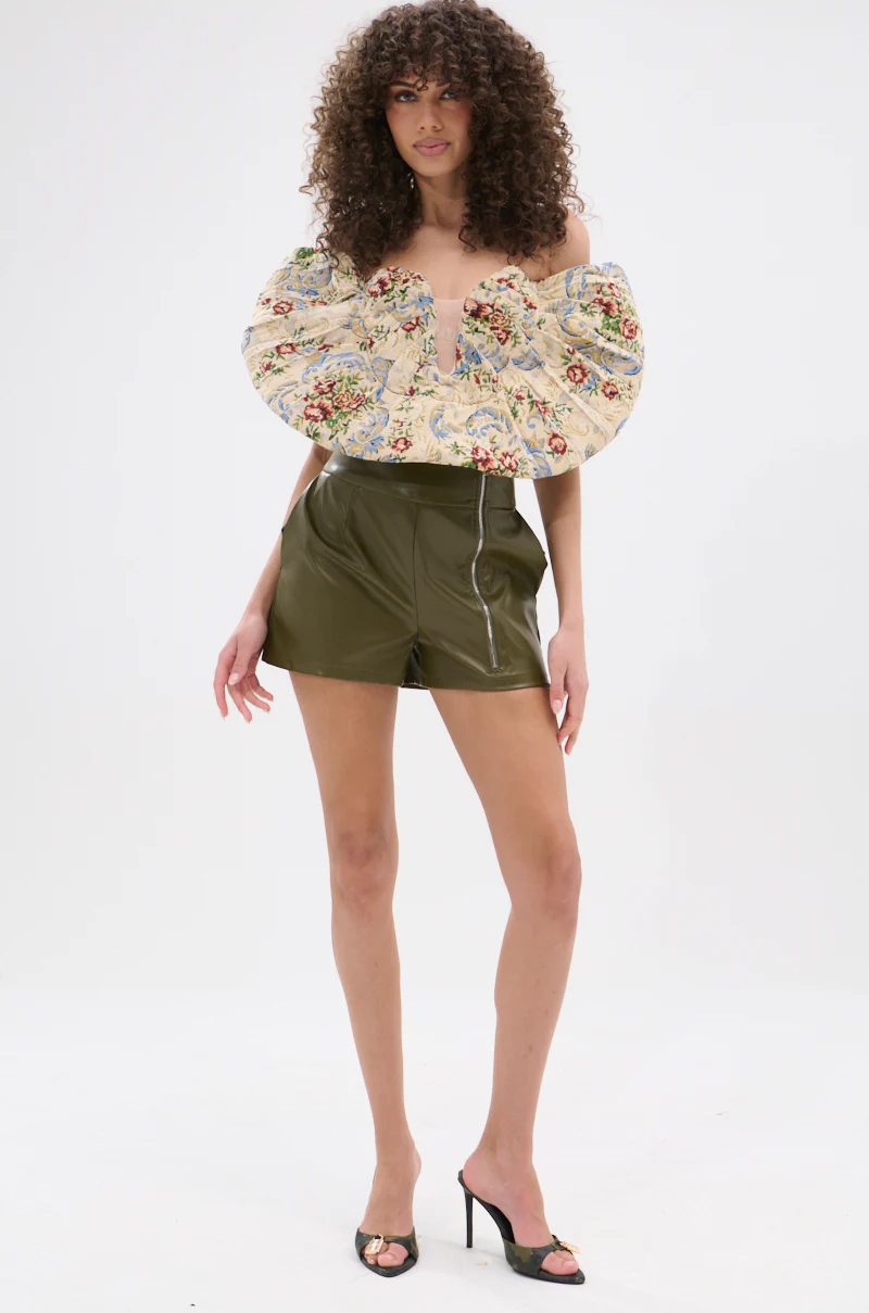 HOTTEST IN THE CITY FAUX LEATHER SHORT - Image 7