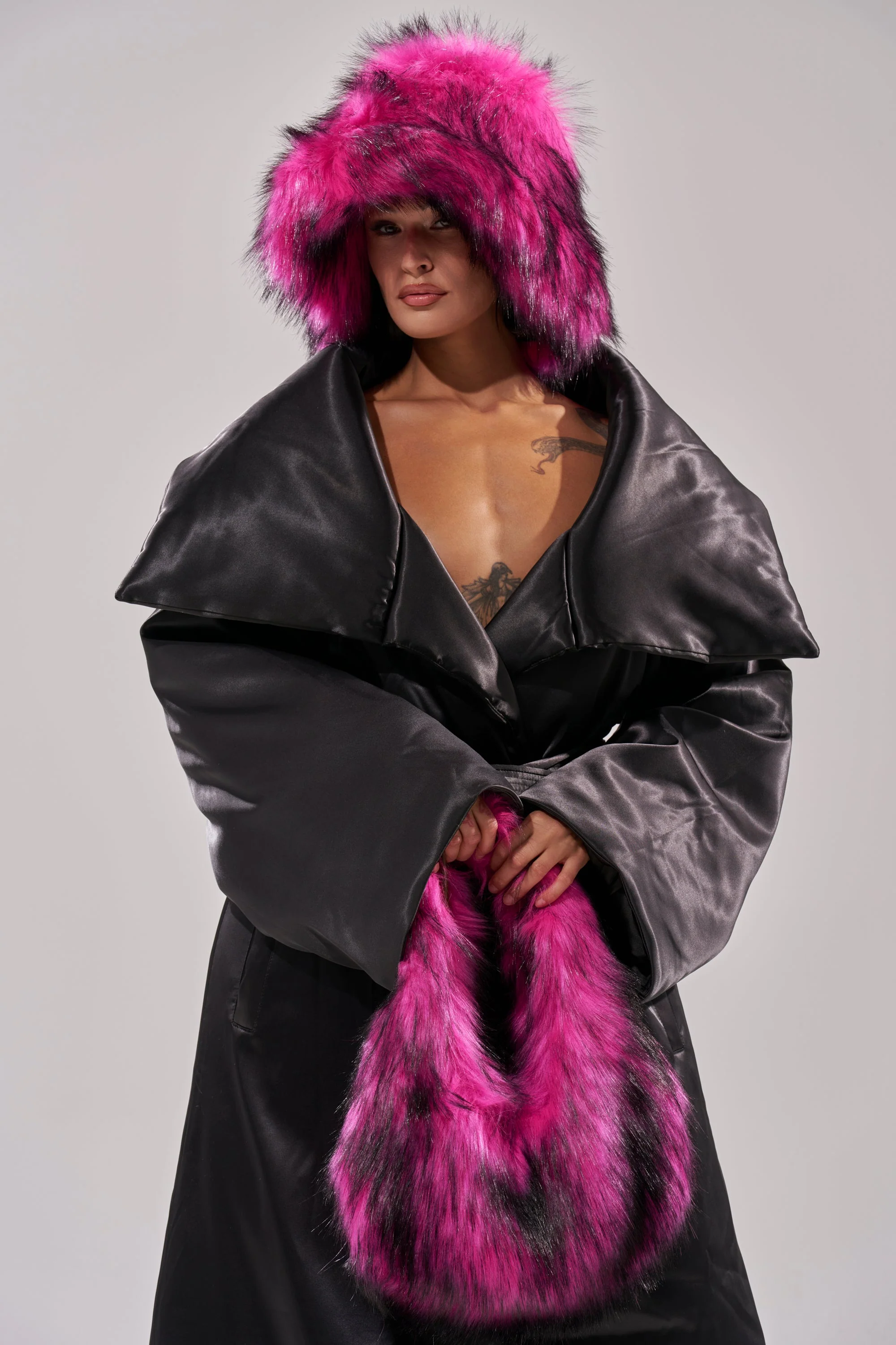 HOTTIE FAUX FUR BUCKET HAT - Image 3