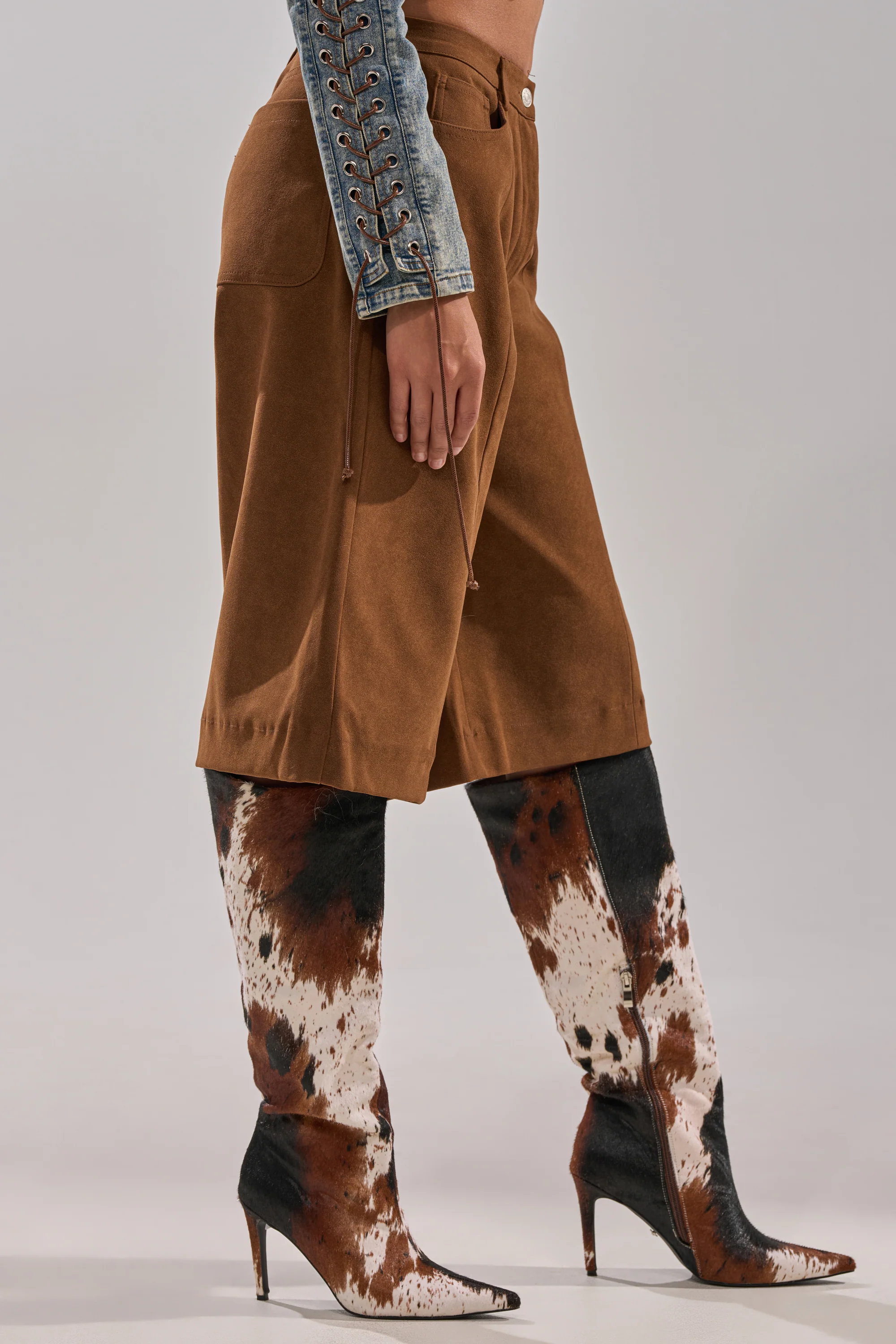 I KNOW IT SUEDE JORTS - Image 3