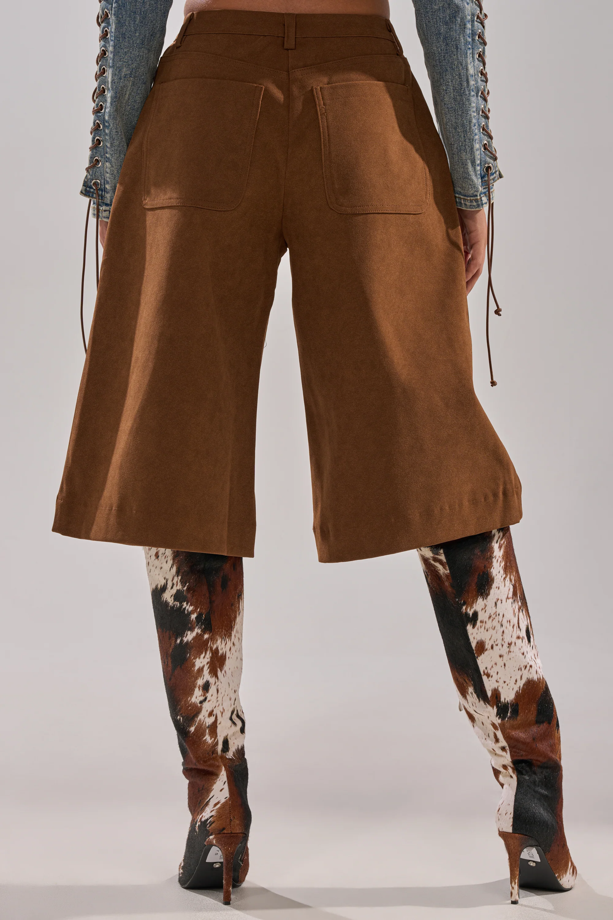 I KNOW IT SUEDE JORTS - Image 4