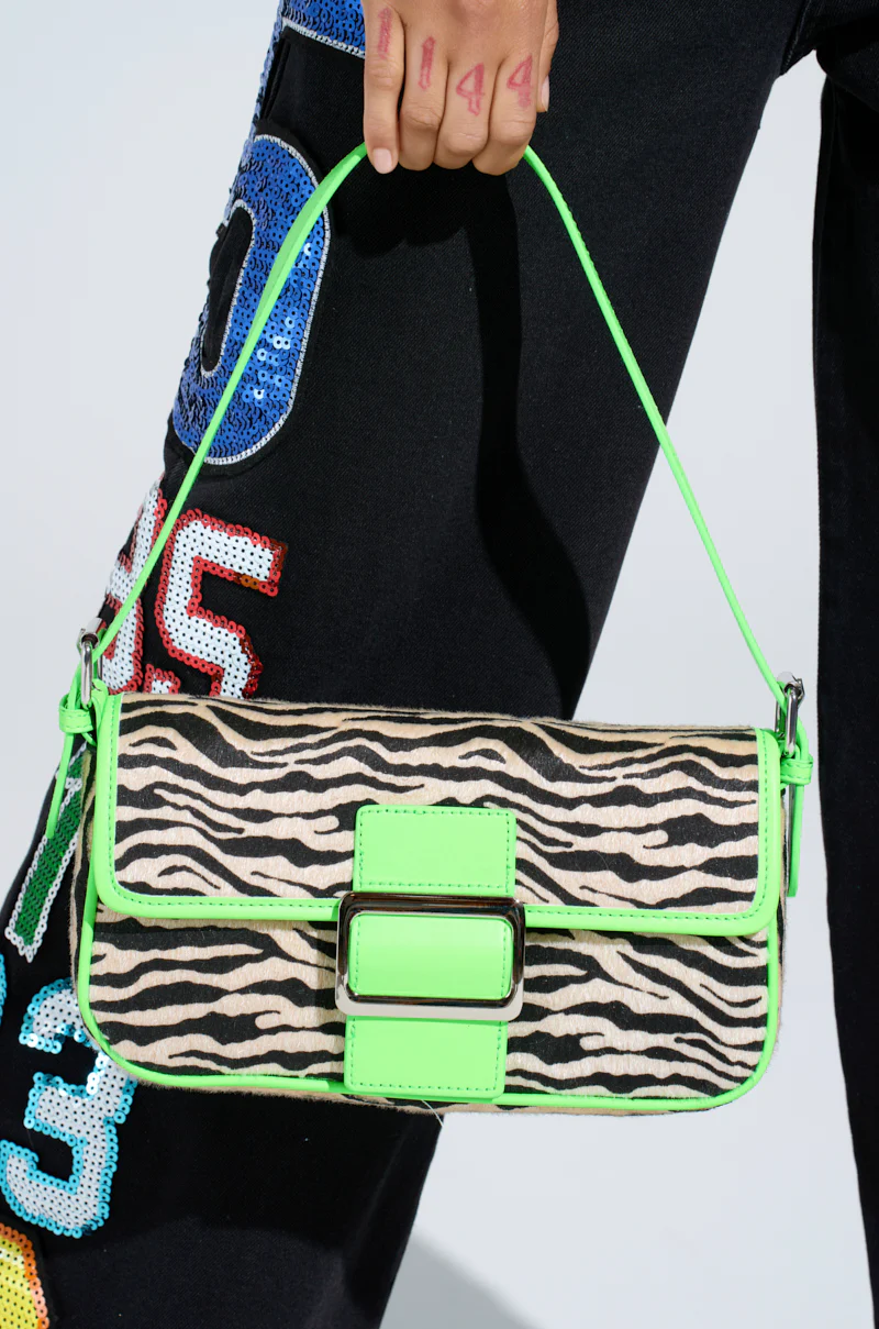 I LIKE IT WILD ZEBRA BAG - Image 2