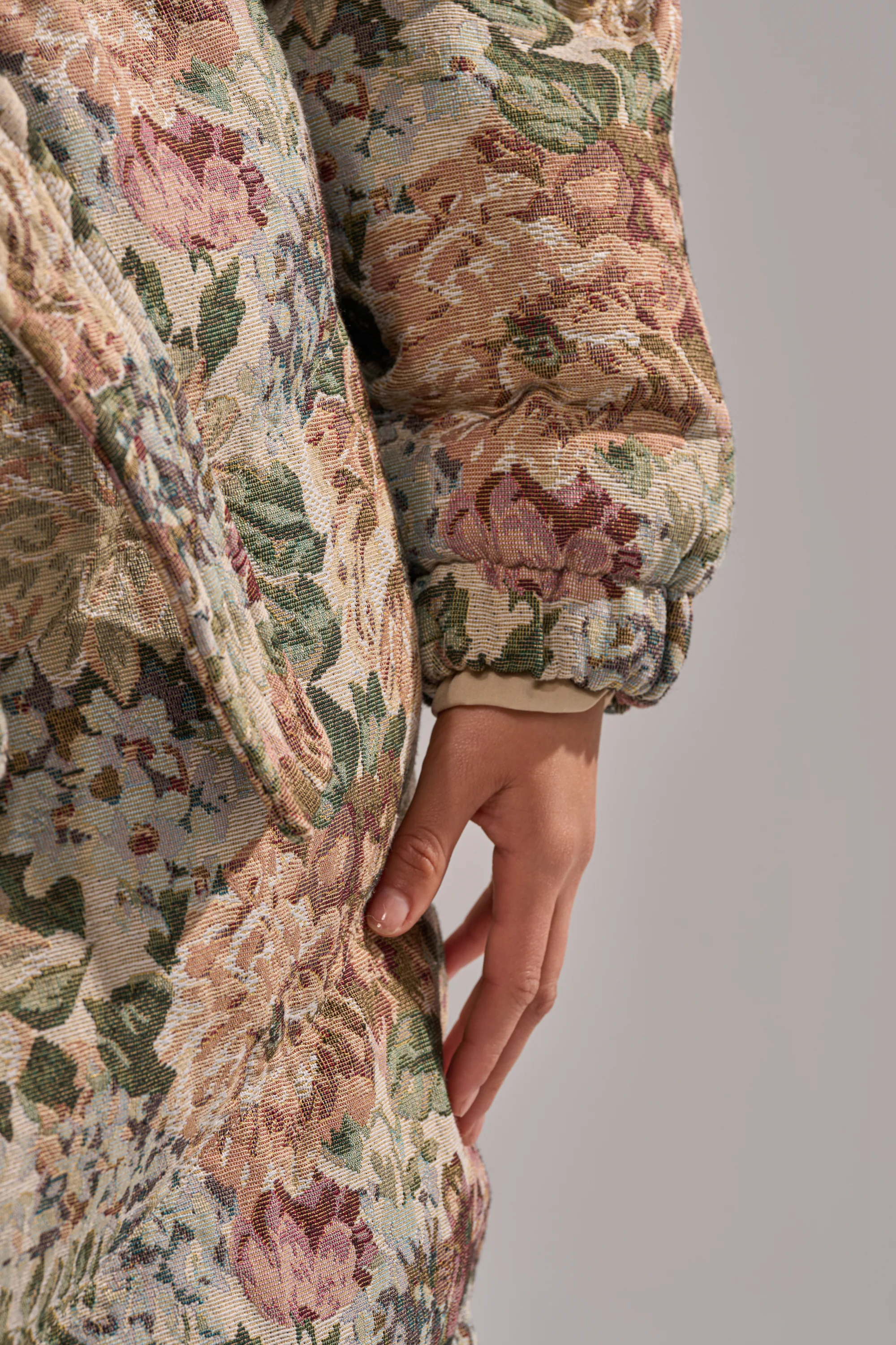 I'M OUTSIDE TAPESTRY PUFFER - Image 10