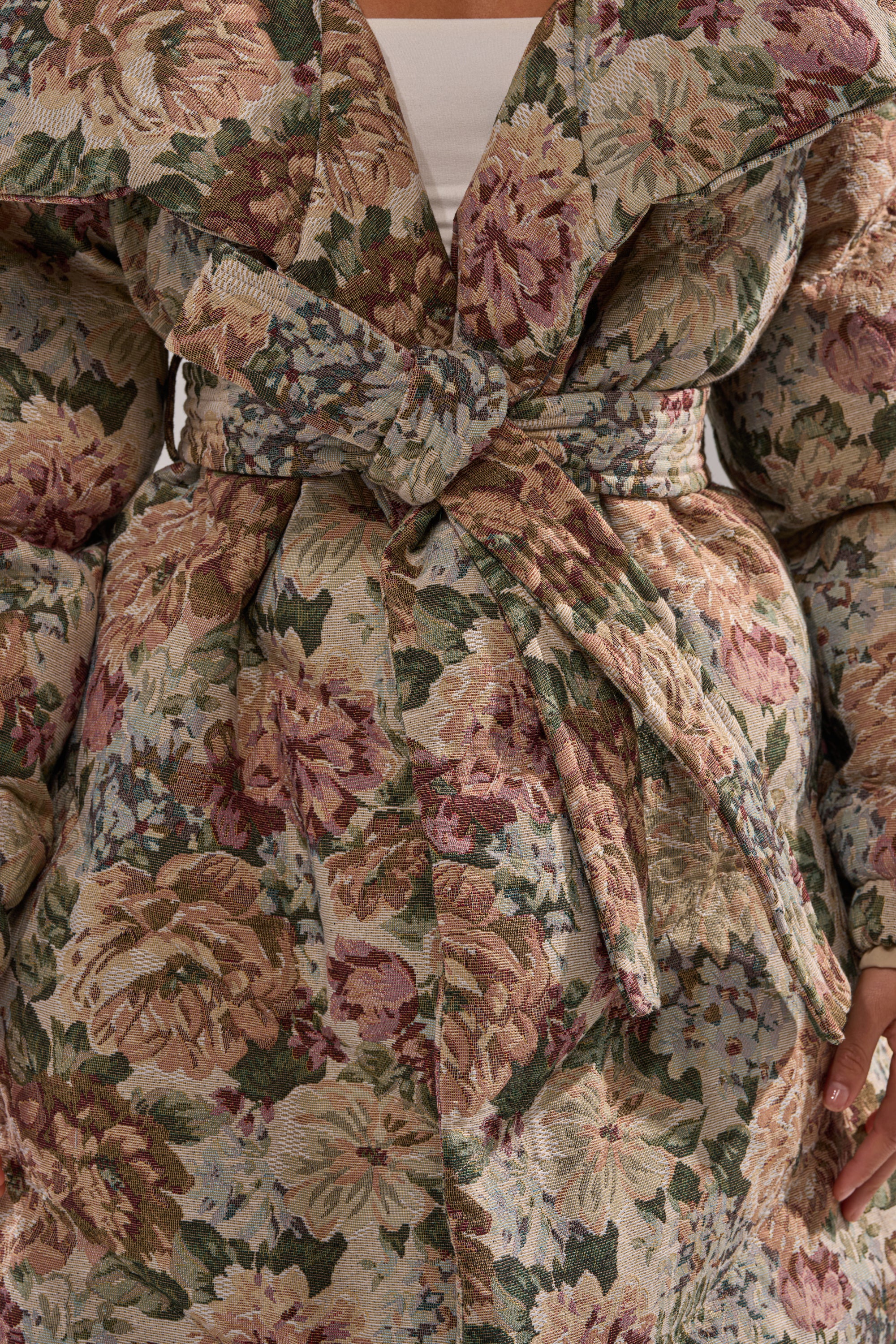 I'M OUTSIDE TAPESTRY PUFFER - Image 9