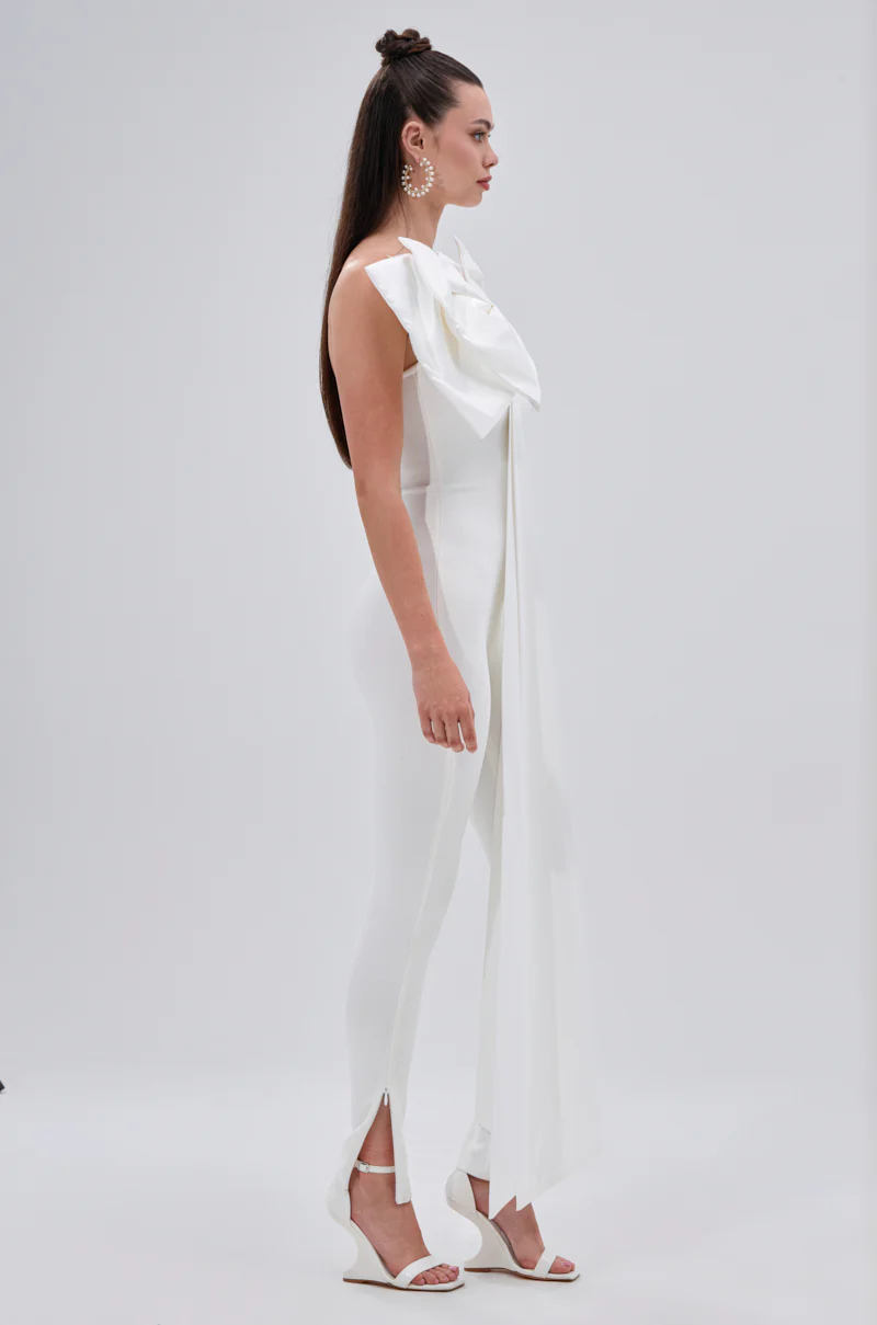 I'M THE GIFT VELVET JUMPSUIT WITH A BOW - Image 6