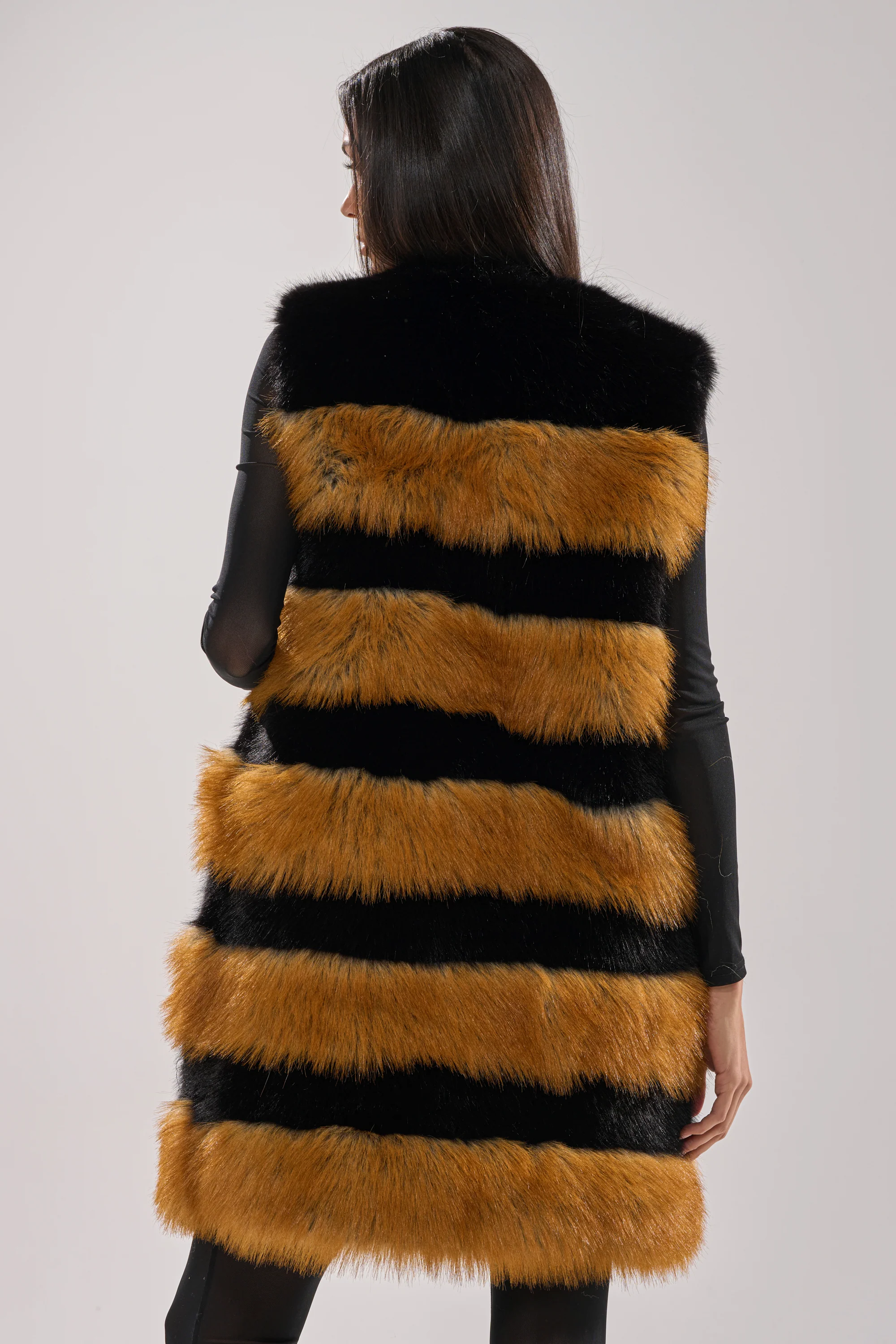 IN ANOTHER LIFE PANELED FUR VEST - Image 7