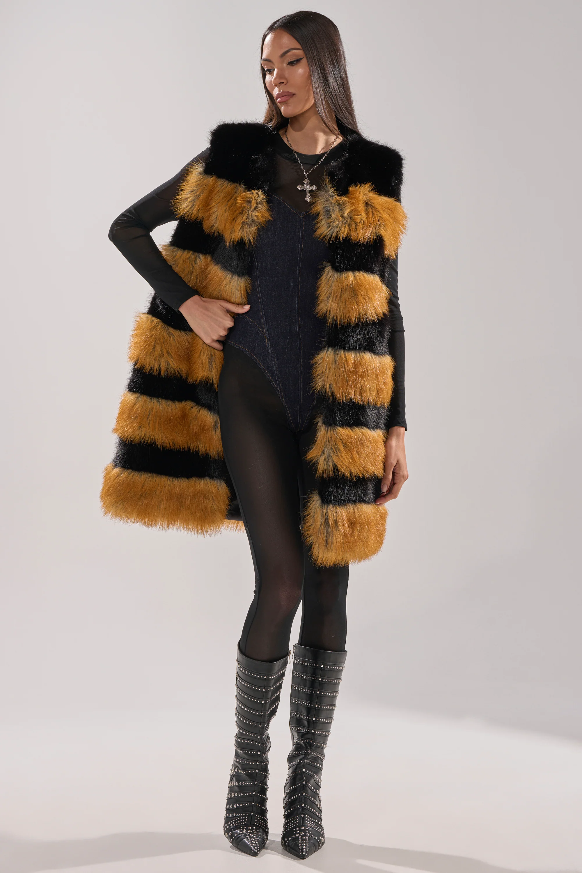 IN ANOTHER LIFE PANELED FUR VEST - Image 9
