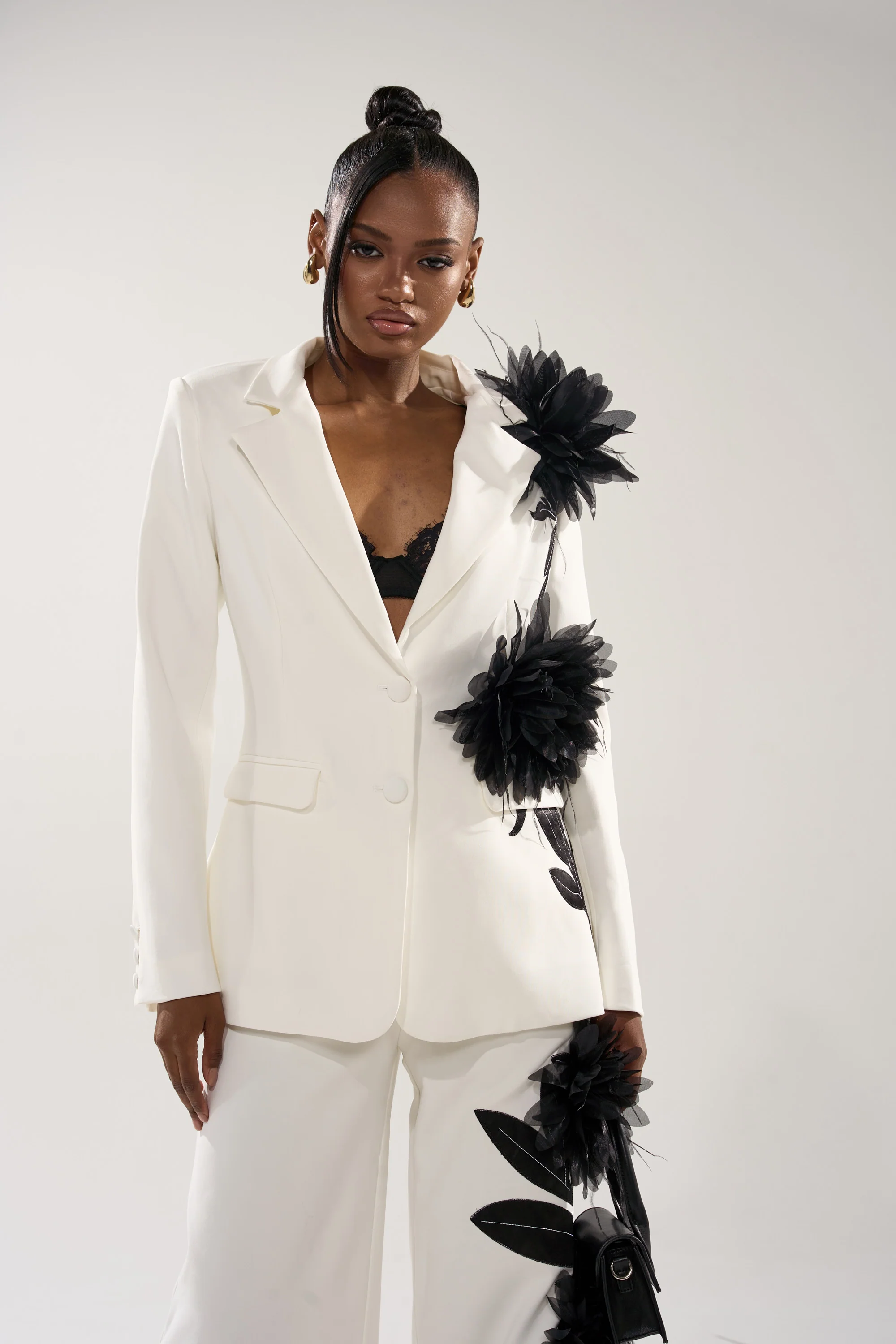 IN FULL BLOOM APPLIQUE BLAZER - Image 2