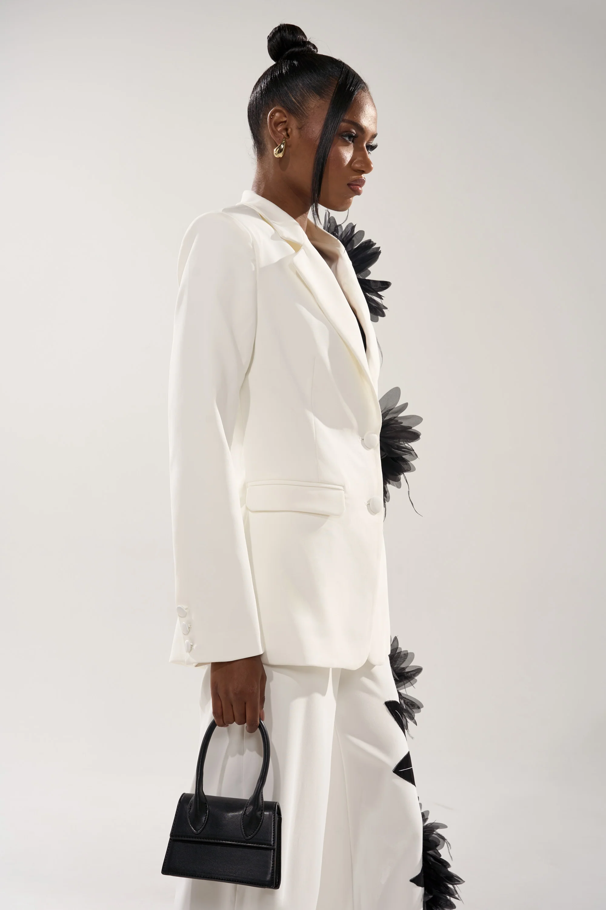 IN FULL BLOOM APPLIQUE BLAZER - Image 4