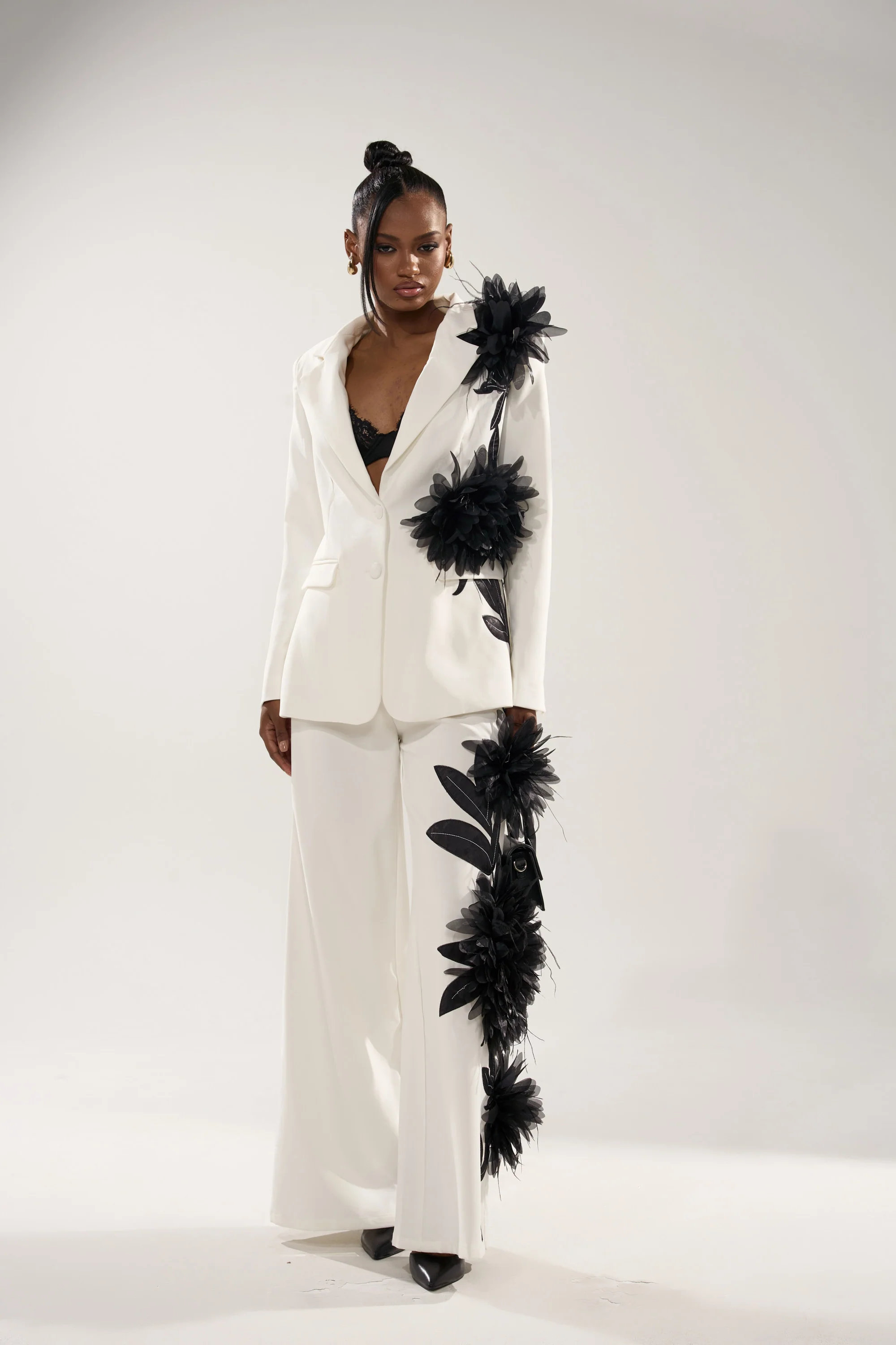 IN FULL BLOOM APPLIQUE BLAZER - Image 8