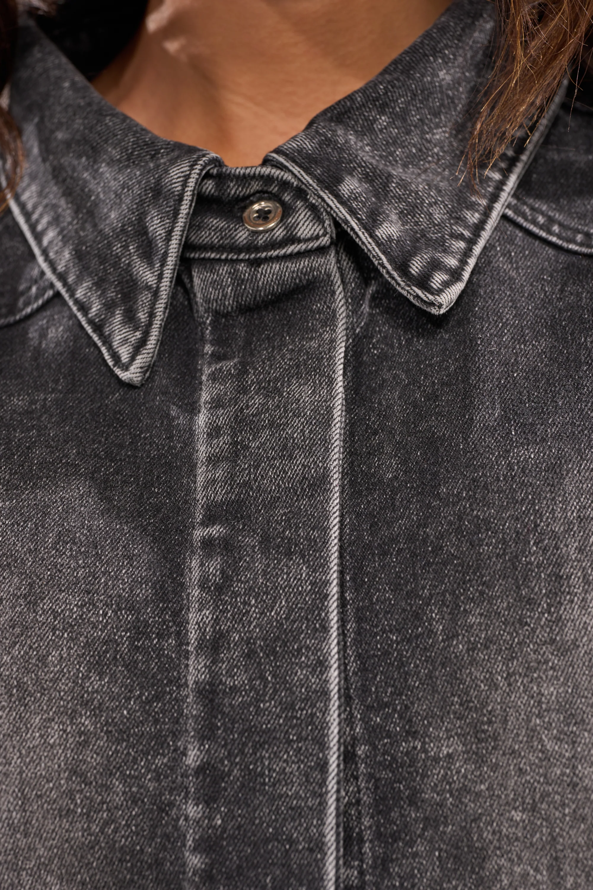 IN MY OWN WORLD BUTTON DOWN - Image 12