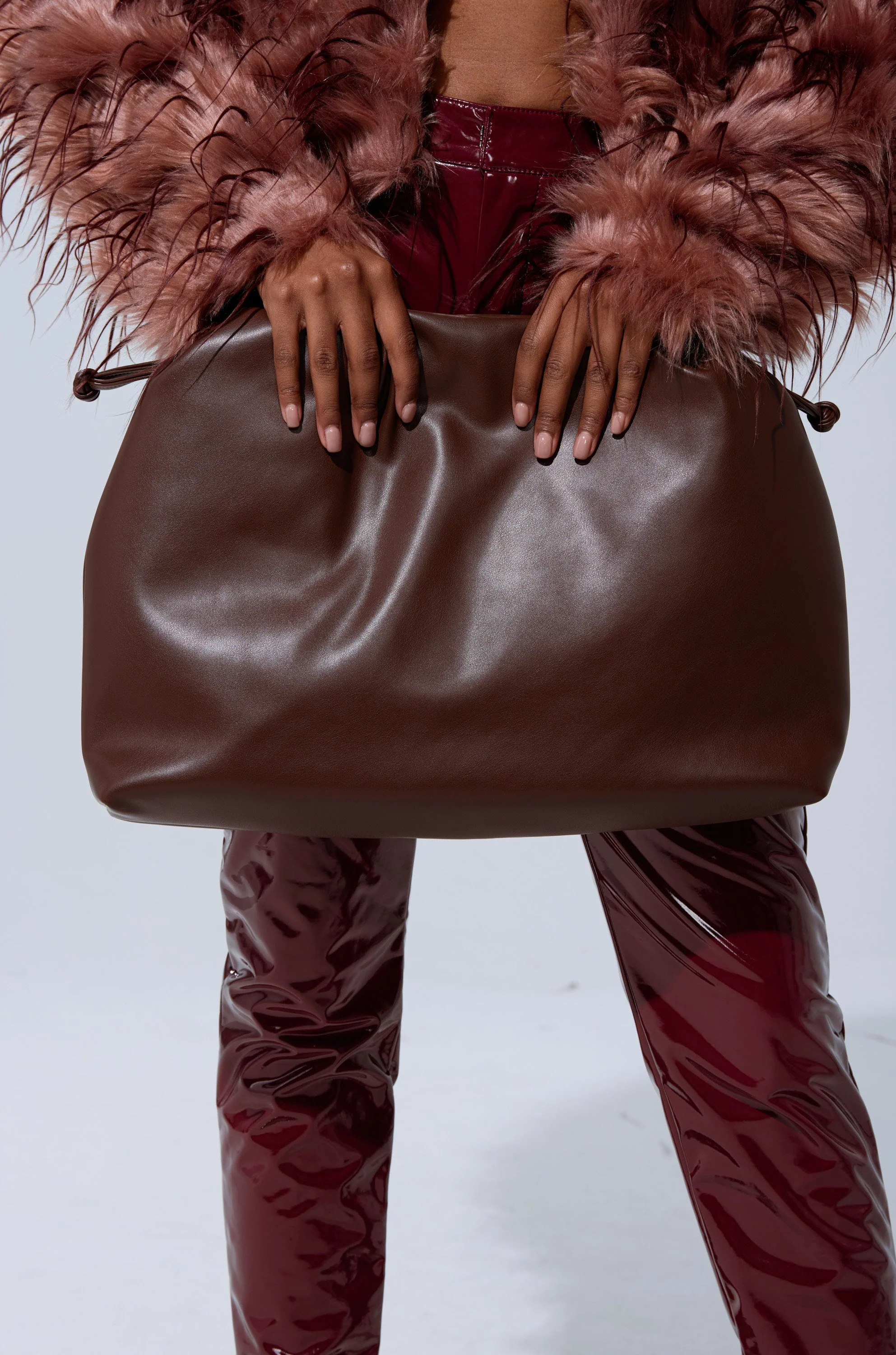 IN PARIS WITH IT PURSE - Image 4