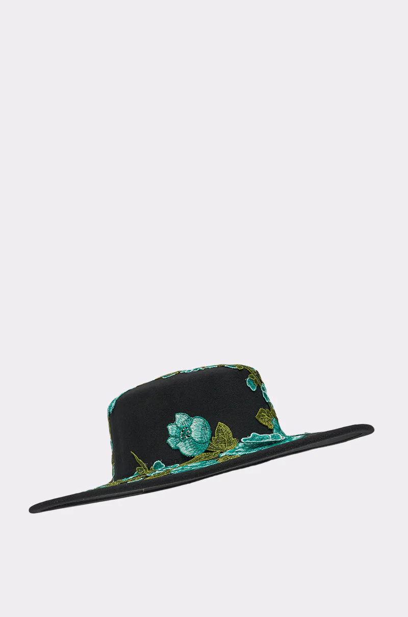 IN THE FIELD APPLIQUE BRIM HAT - Image 4