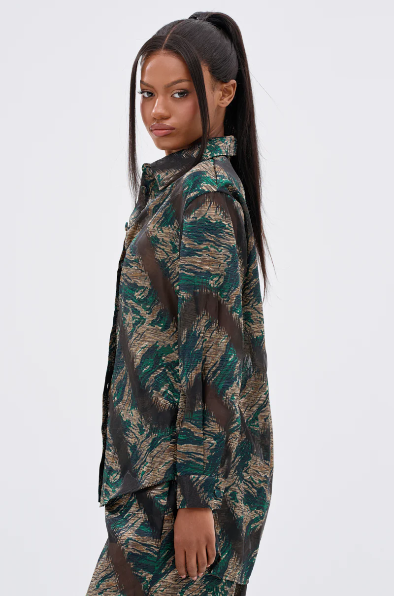 IN TOO DEEP BUTTON DOWN TOP - Image 4
