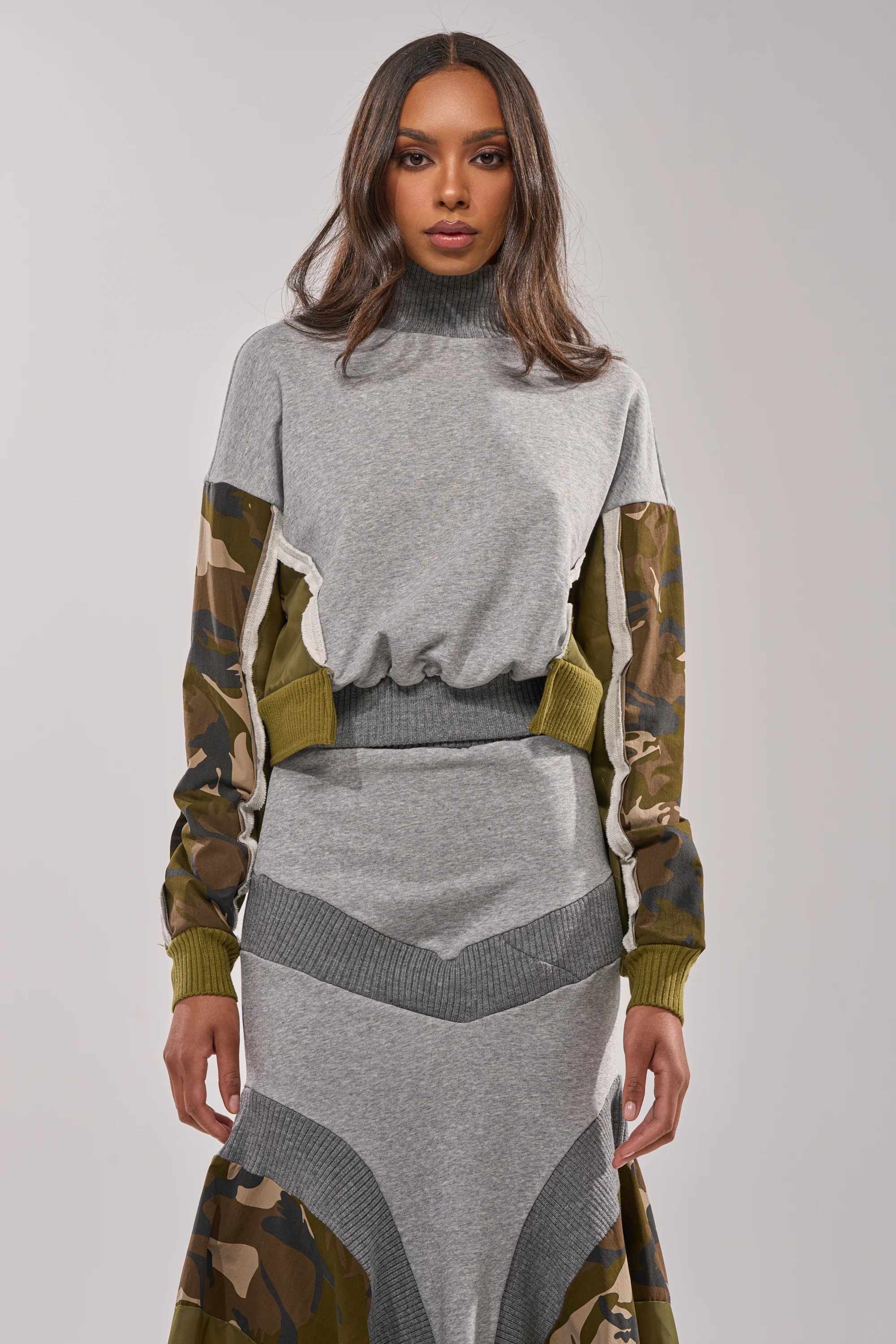 INES COLORBLOCKED SWEATSHIRT - Image 2