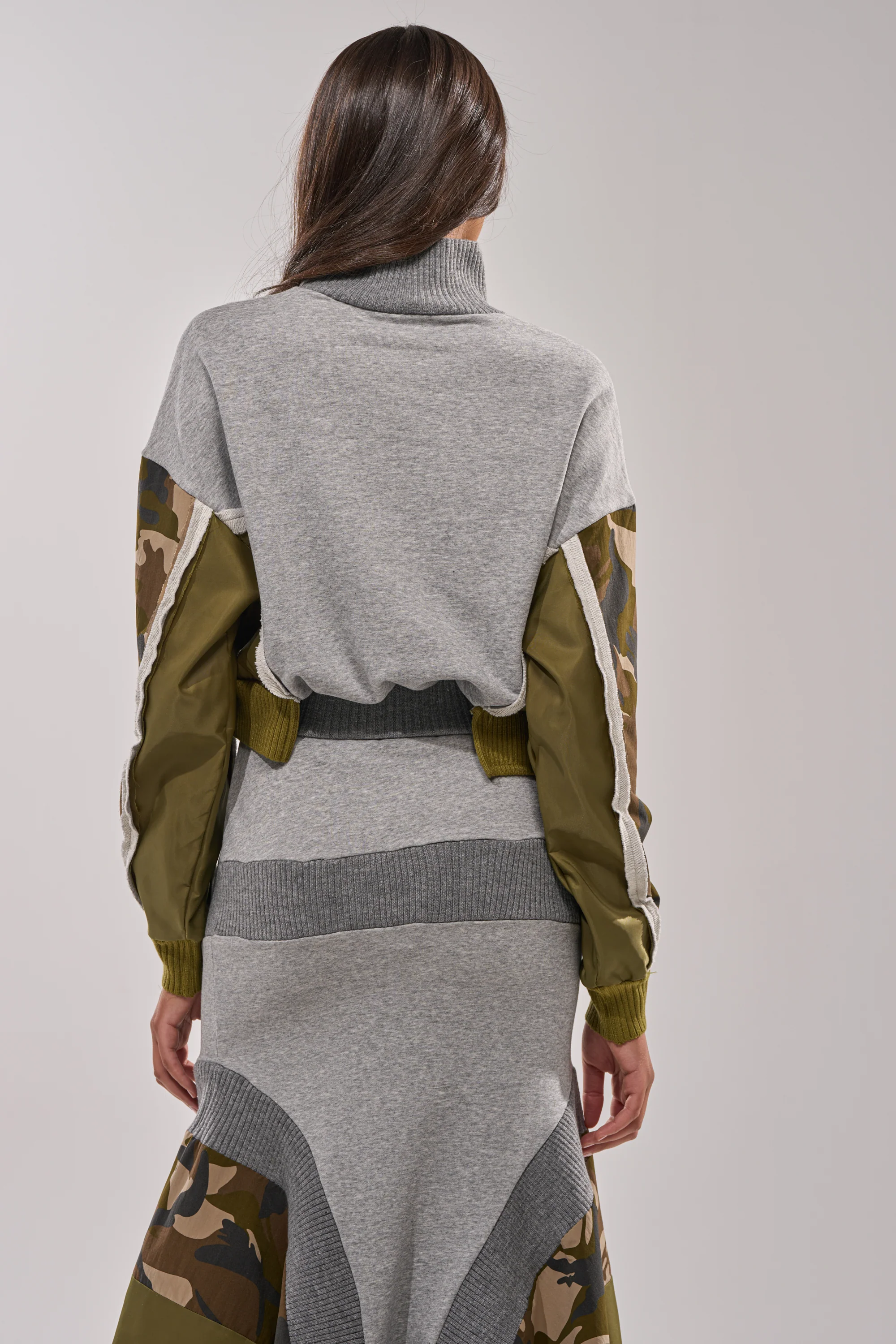 INES COLORBLOCKED SWEATSHIRT - Image 4
