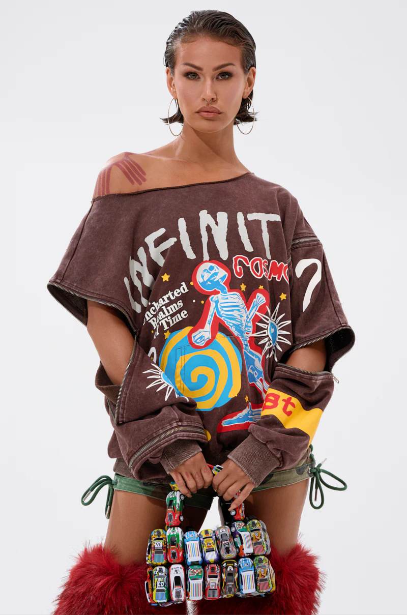 INFINITE COSMOS OVERSIZED GRAPHIC SWEATSHIRT