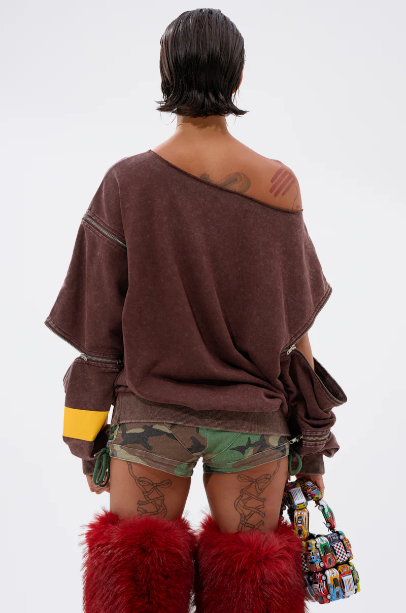 INFINITE COSMOS OVERSIZED GRAPHIC SWEATSHIRT - Image 7