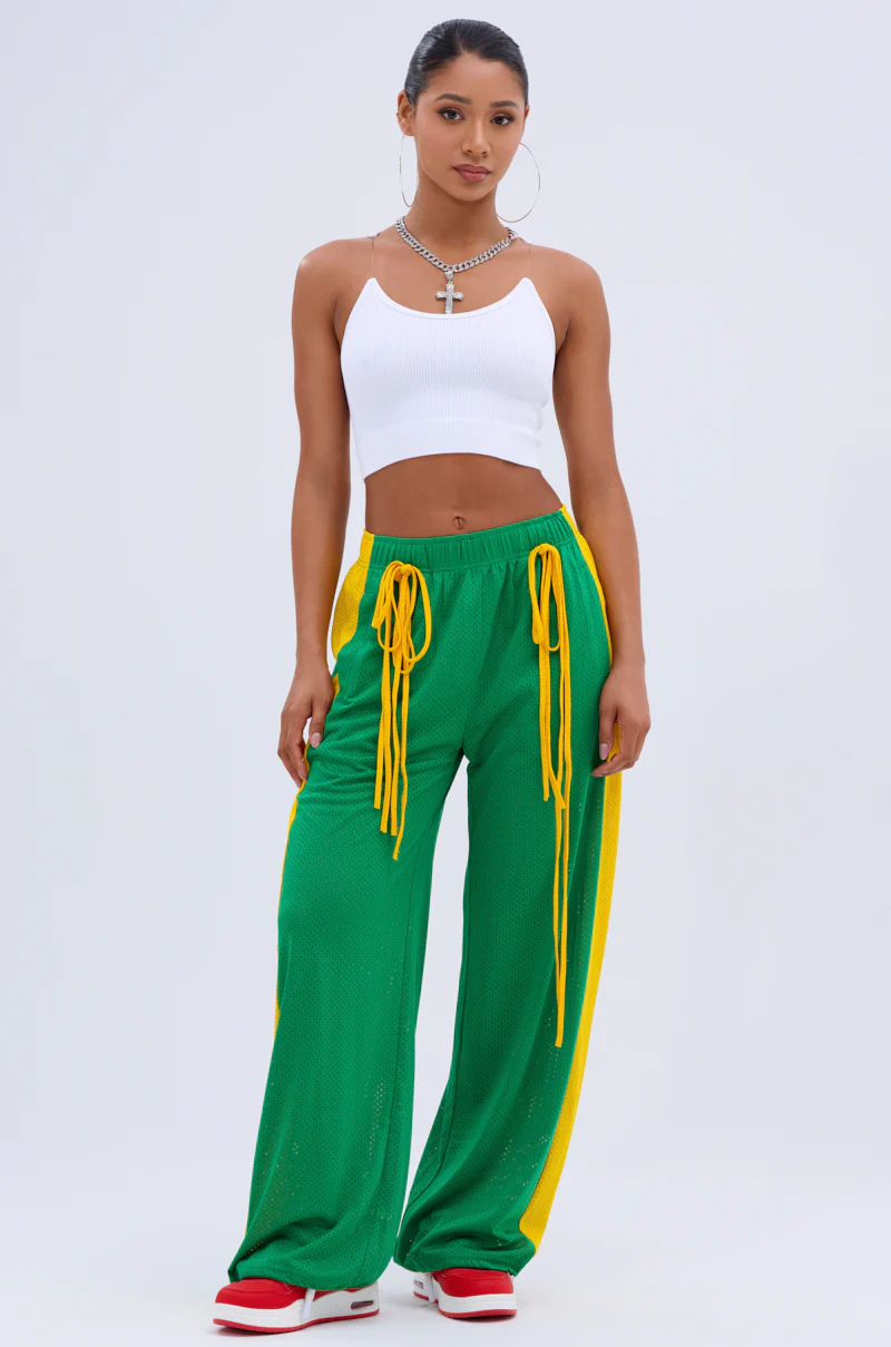 INVISIBLE STRAP CROPPED TANK TOP - Image 5