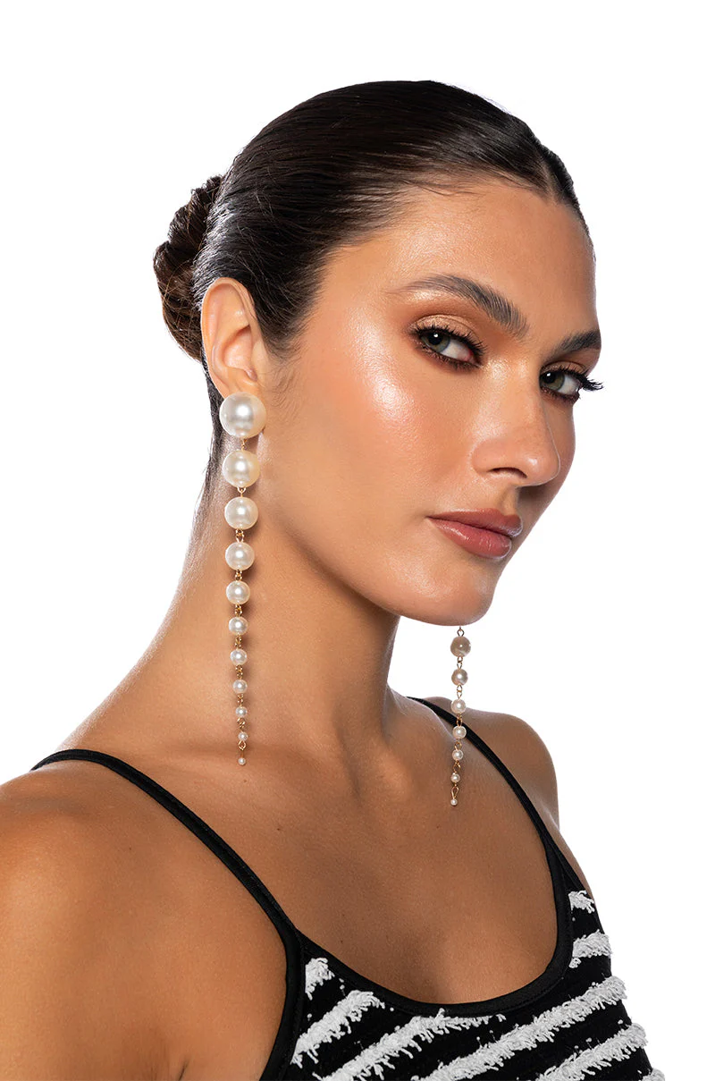 IT'S A LIFESTYLE PEARL EARRING - Image 4