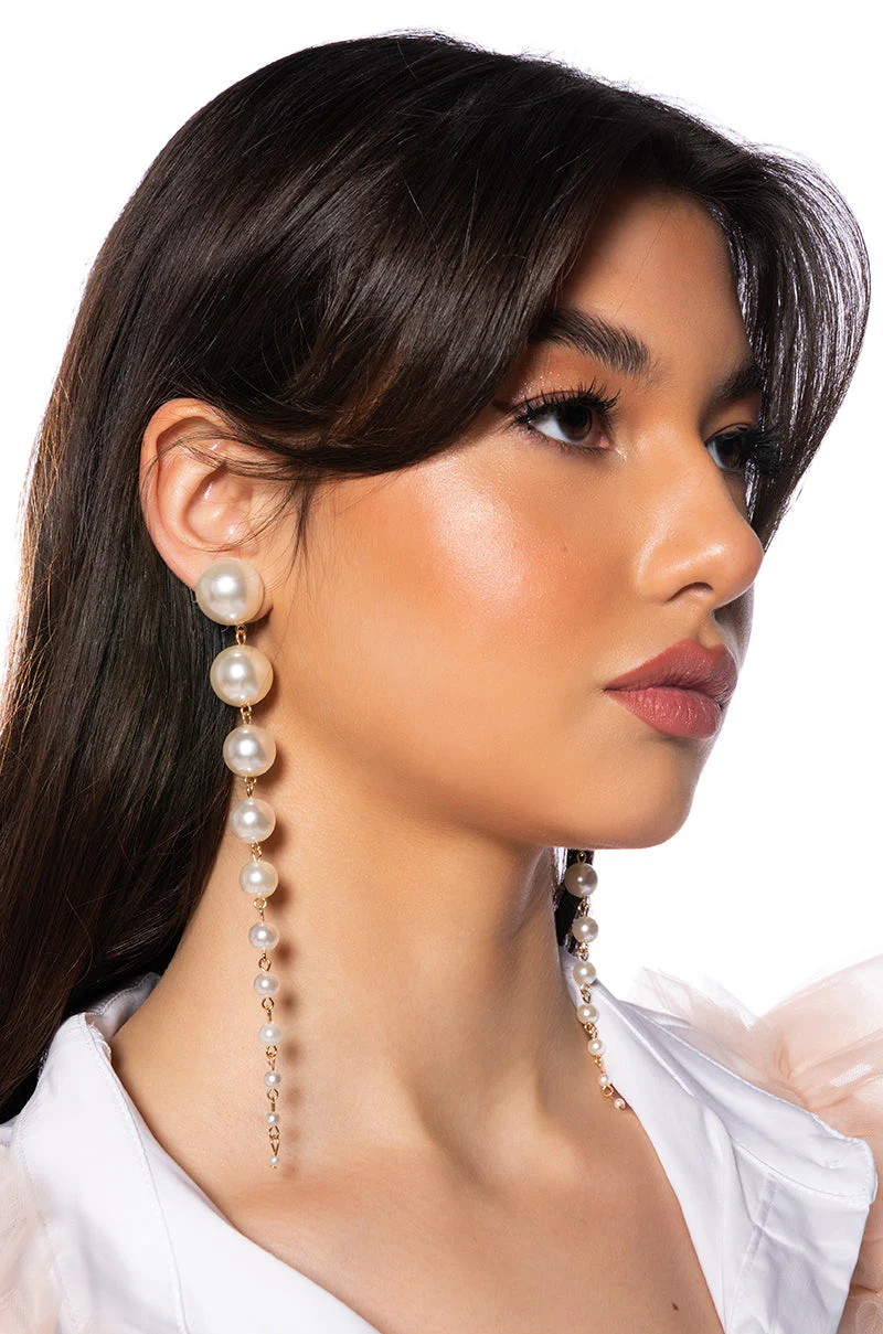 IT'S A LIFESTYLE PEARL EARRING - Image 5