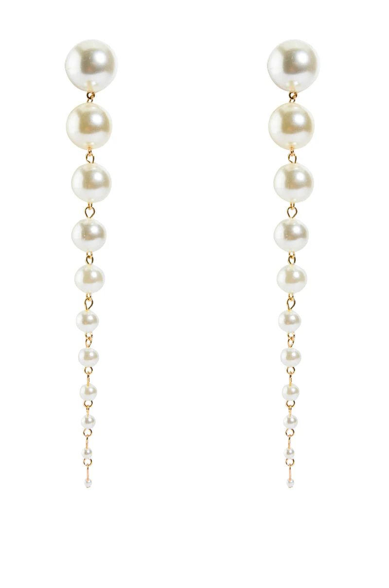 IT'S A LIFESTYLE PEARL EARRING - Image 7