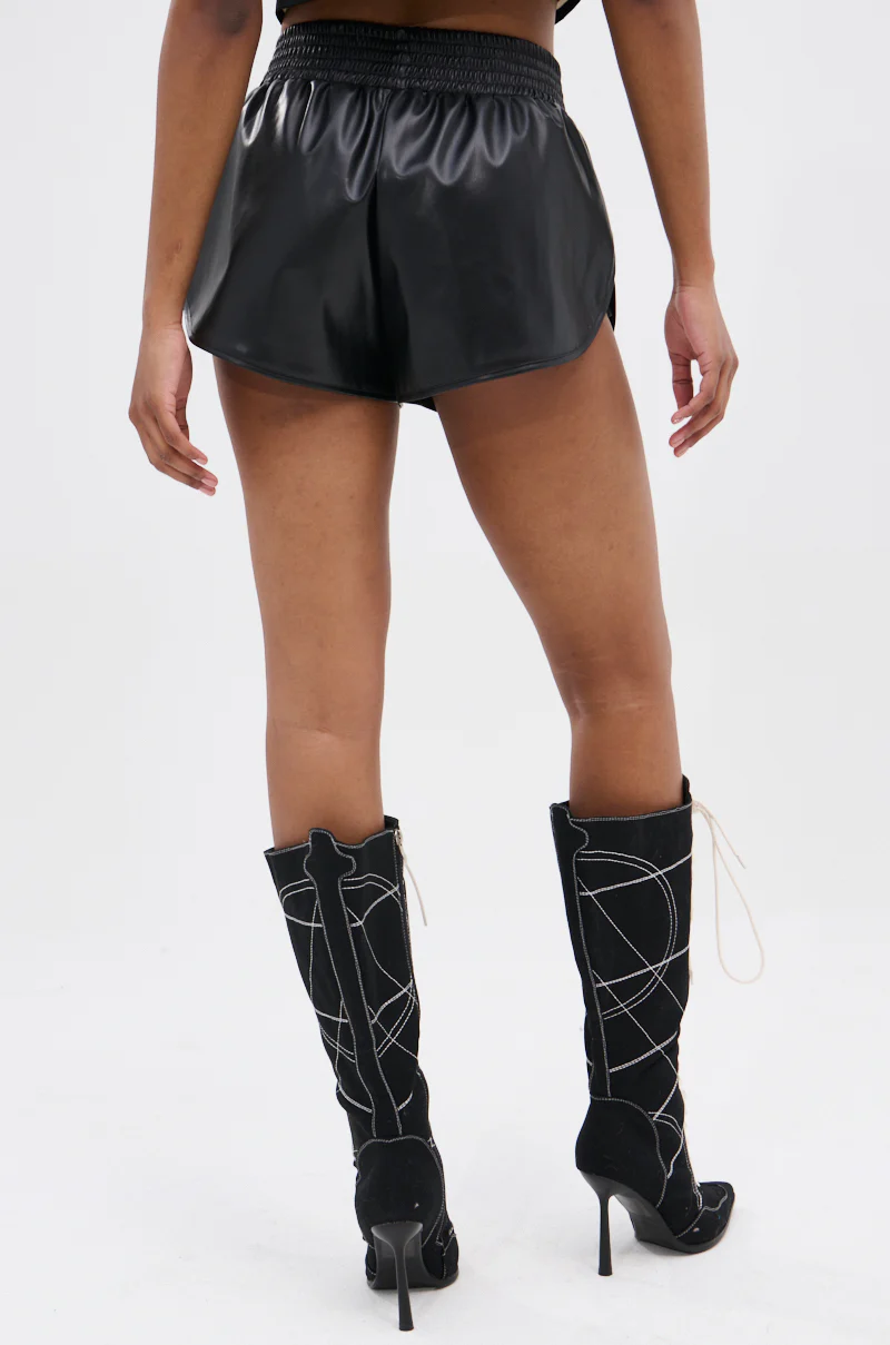 ITS A VIBE FAUX LEATHER SHORT - Image 4