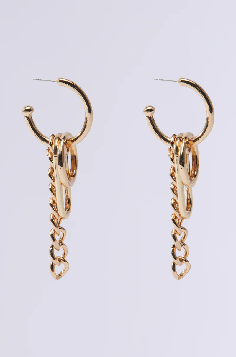 ITS GIVING HOOP EARRING - Image 3