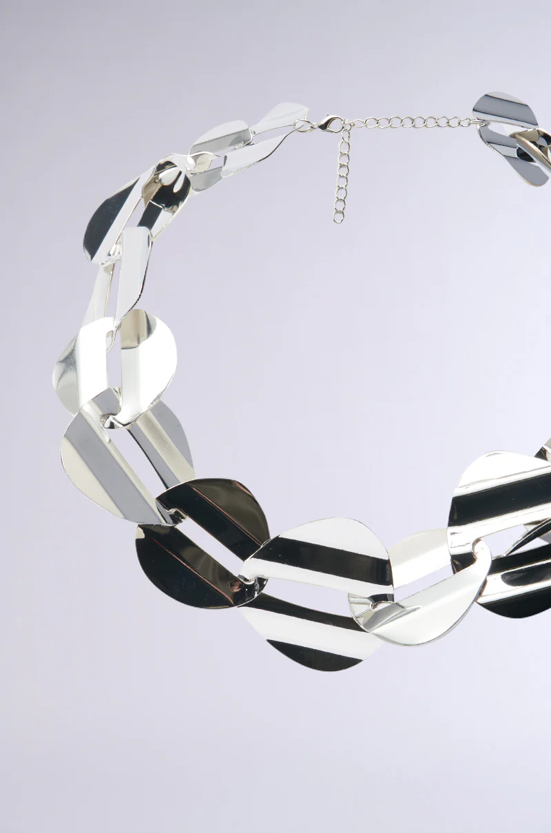 IYKYK STATEMENT NECKLACE - Image 3