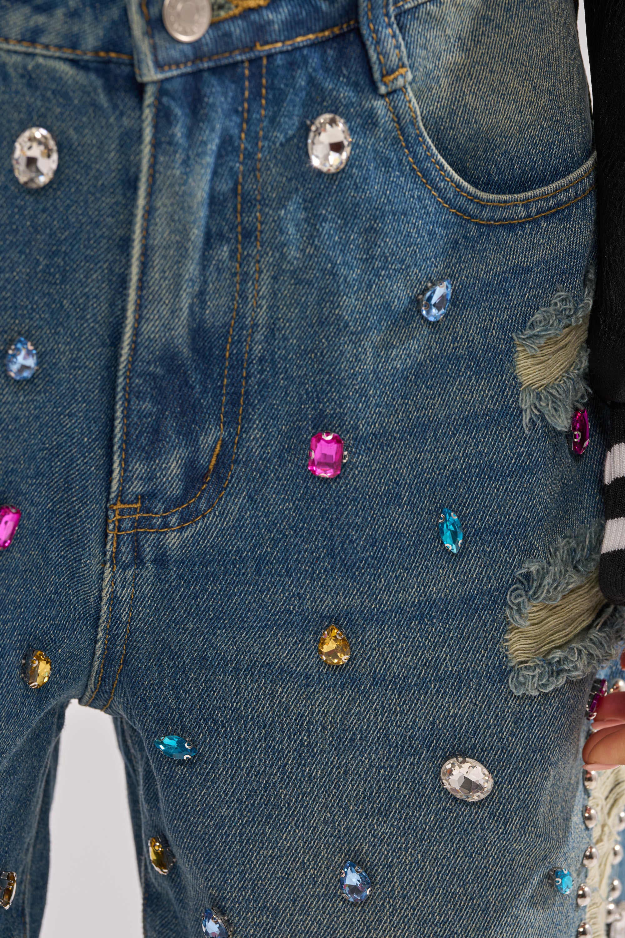 JEWELS FOR DAYS BERMUDA SHORT - Image 7