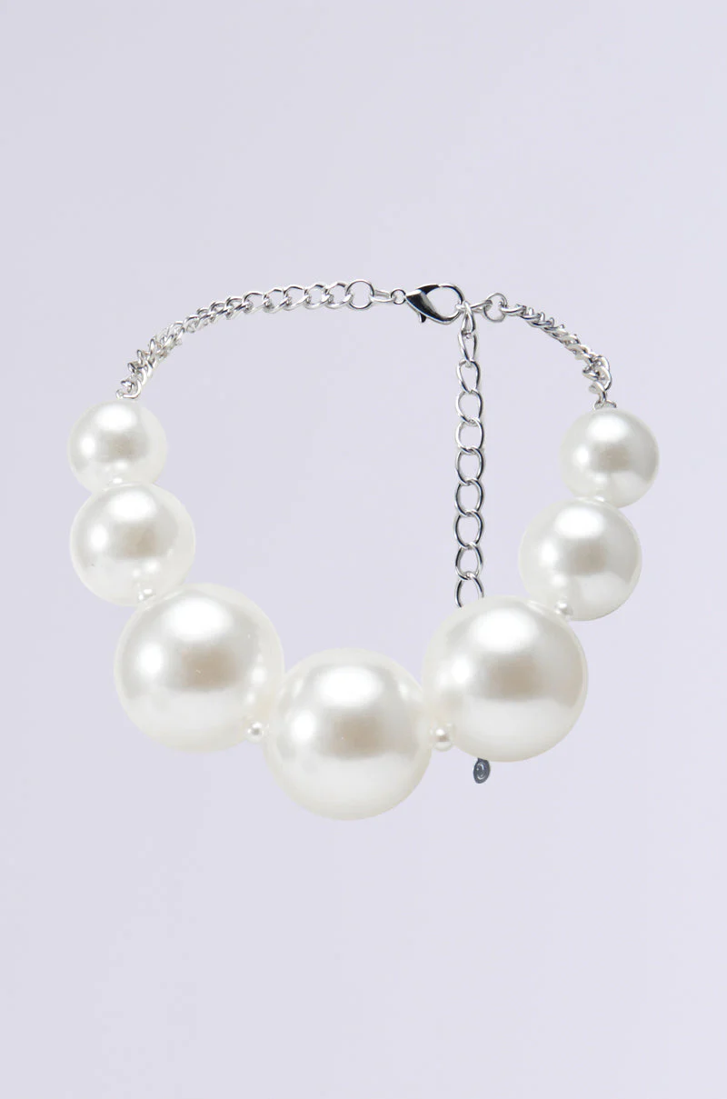 KARL STATEMENT NECKLACE - Image 2