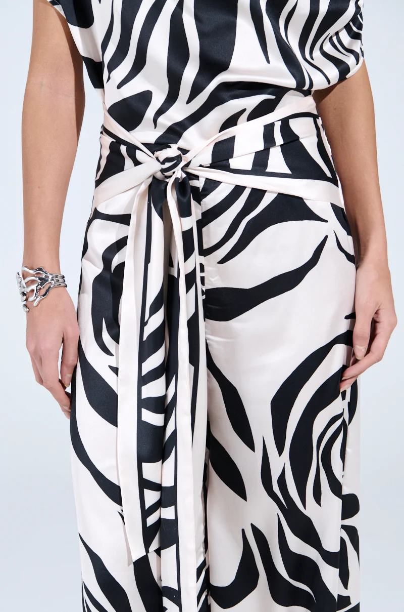 KEEP LOOKING ABSTRACT JUMPSUIT - Image 9