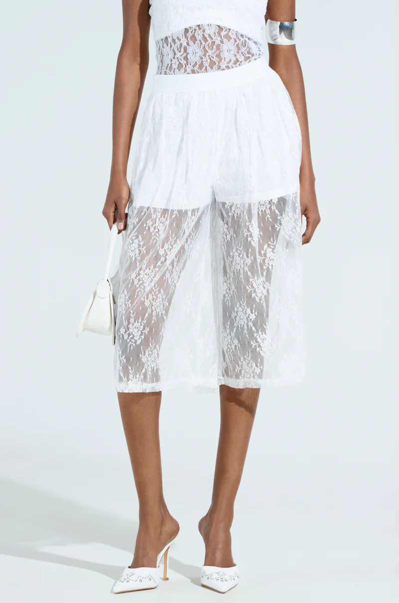 KELLY LACE SHORT