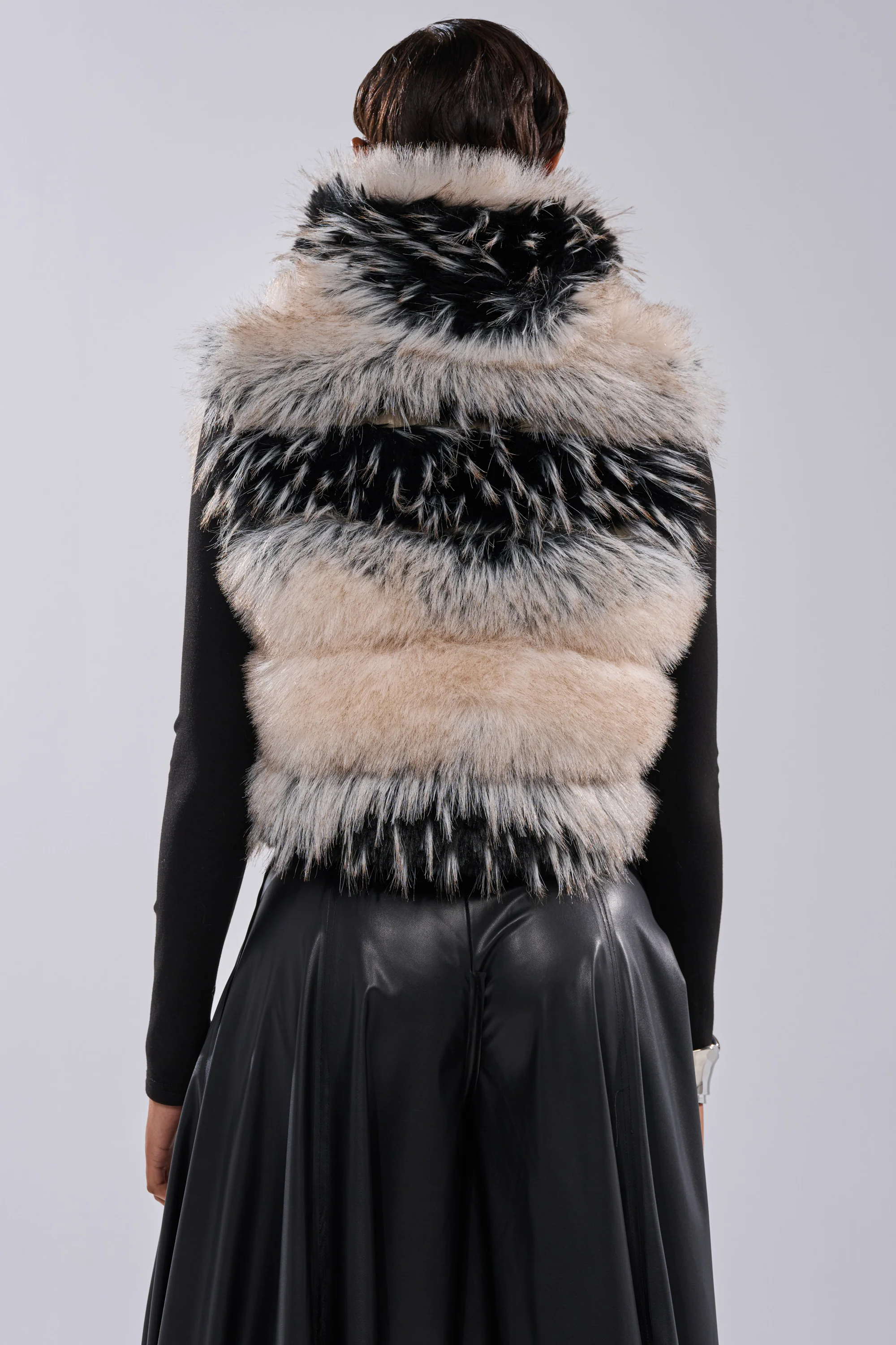 KIKI FAUX FUR VEST - Image 12