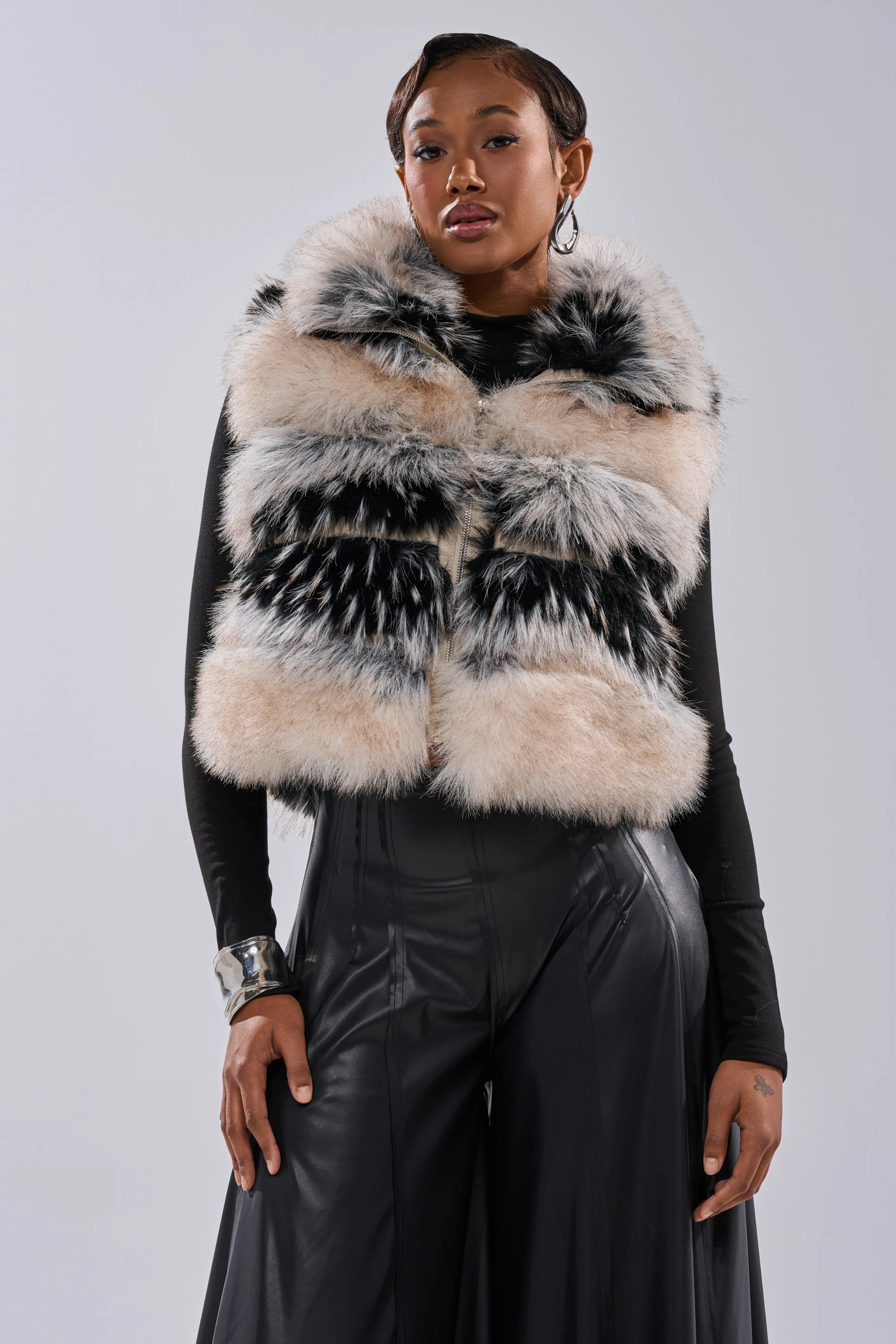 KIKI FAUX FUR VEST - Image 6