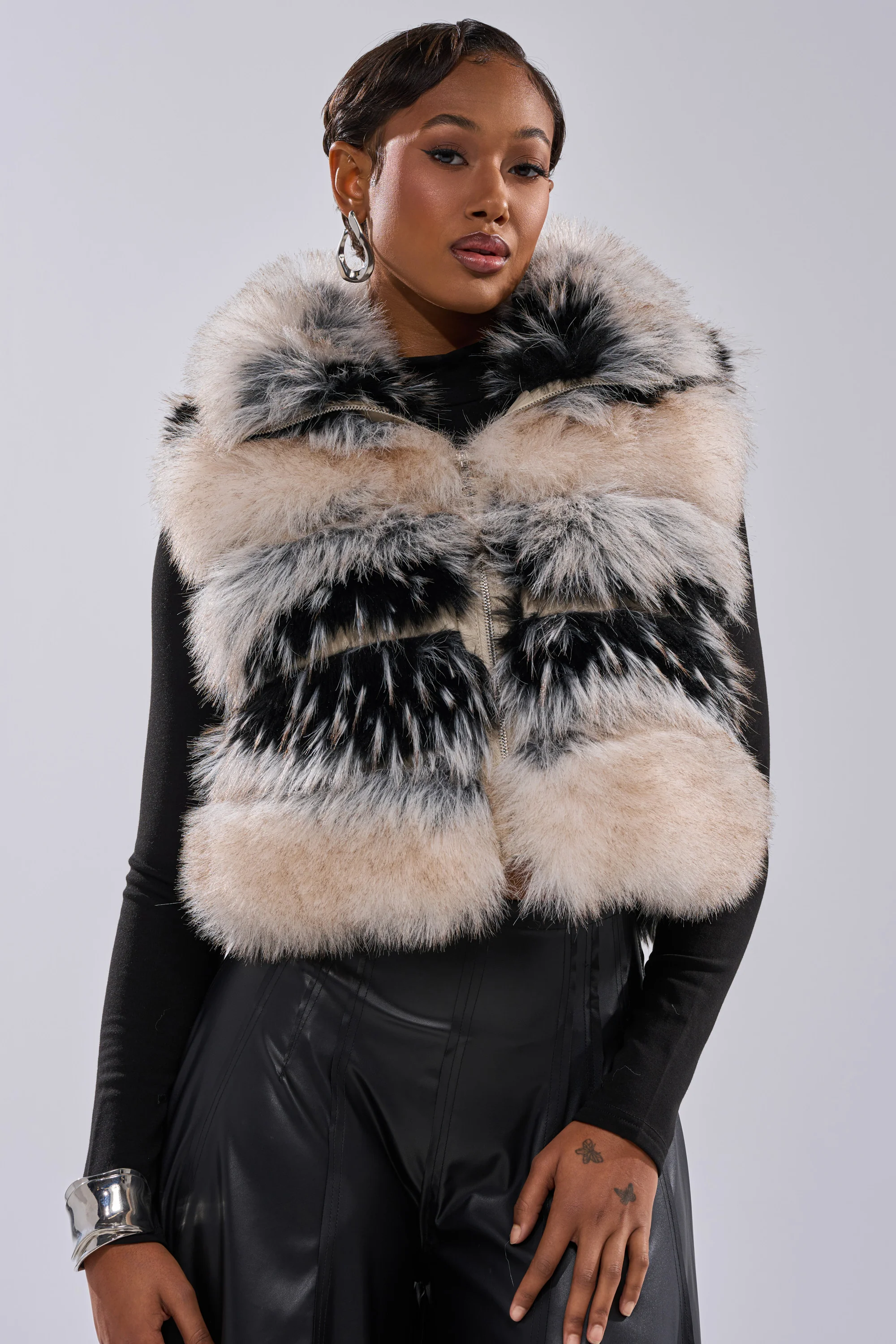 KIKI FAUX FUR VEST - Image 7